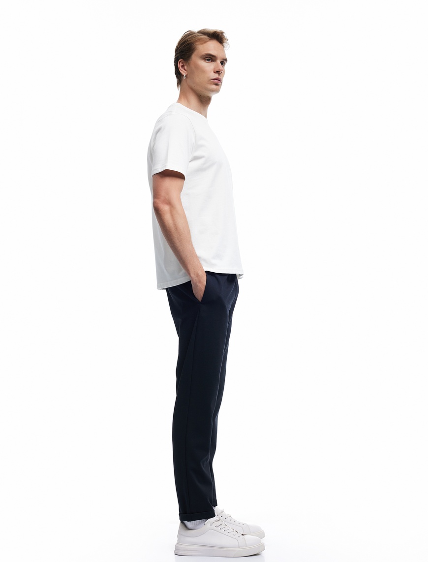 Koton Erkek Straight Fit Pike Kumaş Cep Detaylı Rahat Kesim Beli Bağcıklı Pantolon