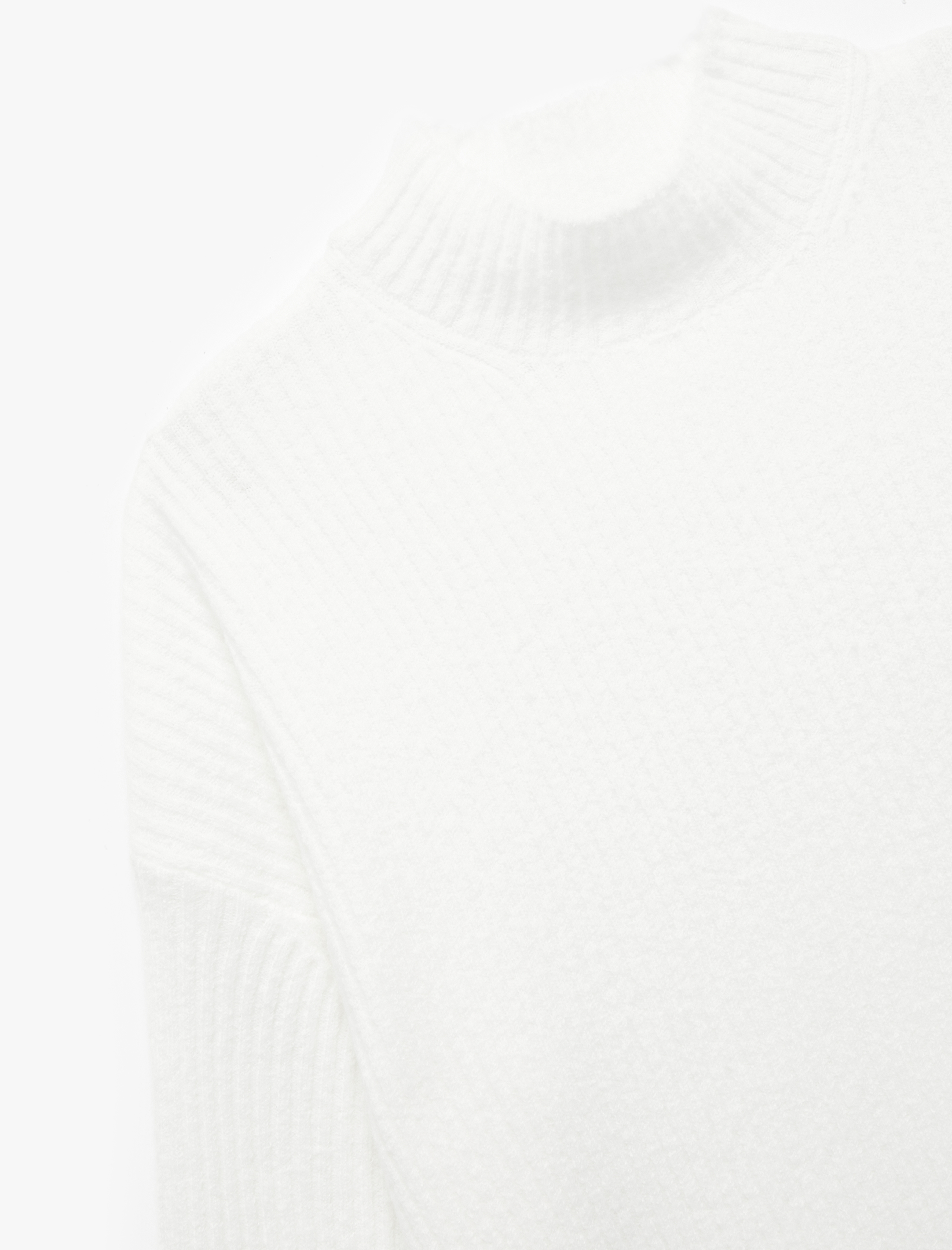   Rahat Kalıp Dik Yaka Dokulu Triko Kazak