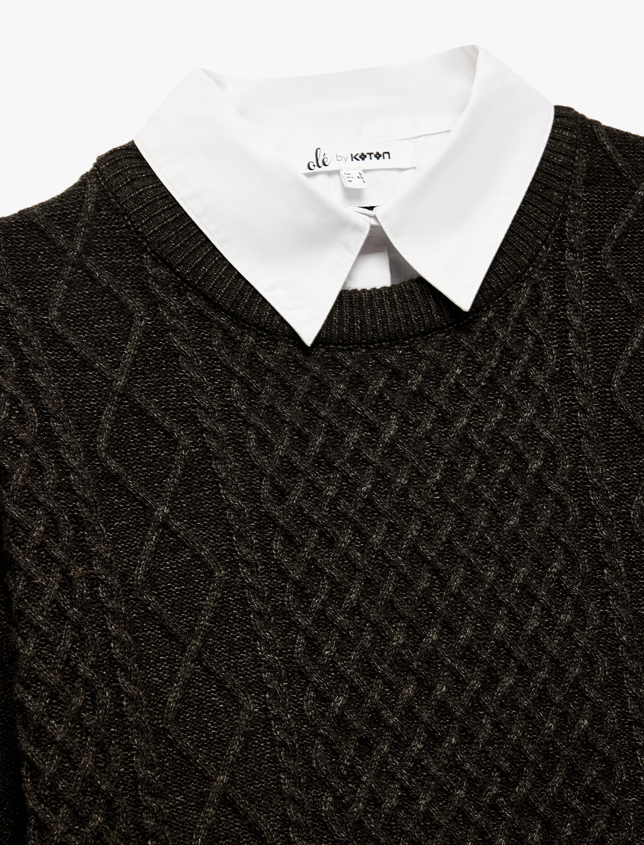   Uzun Kollu Gömlek Yaka Saç Örgü Dokulu Viskon Karışımlı Kazak