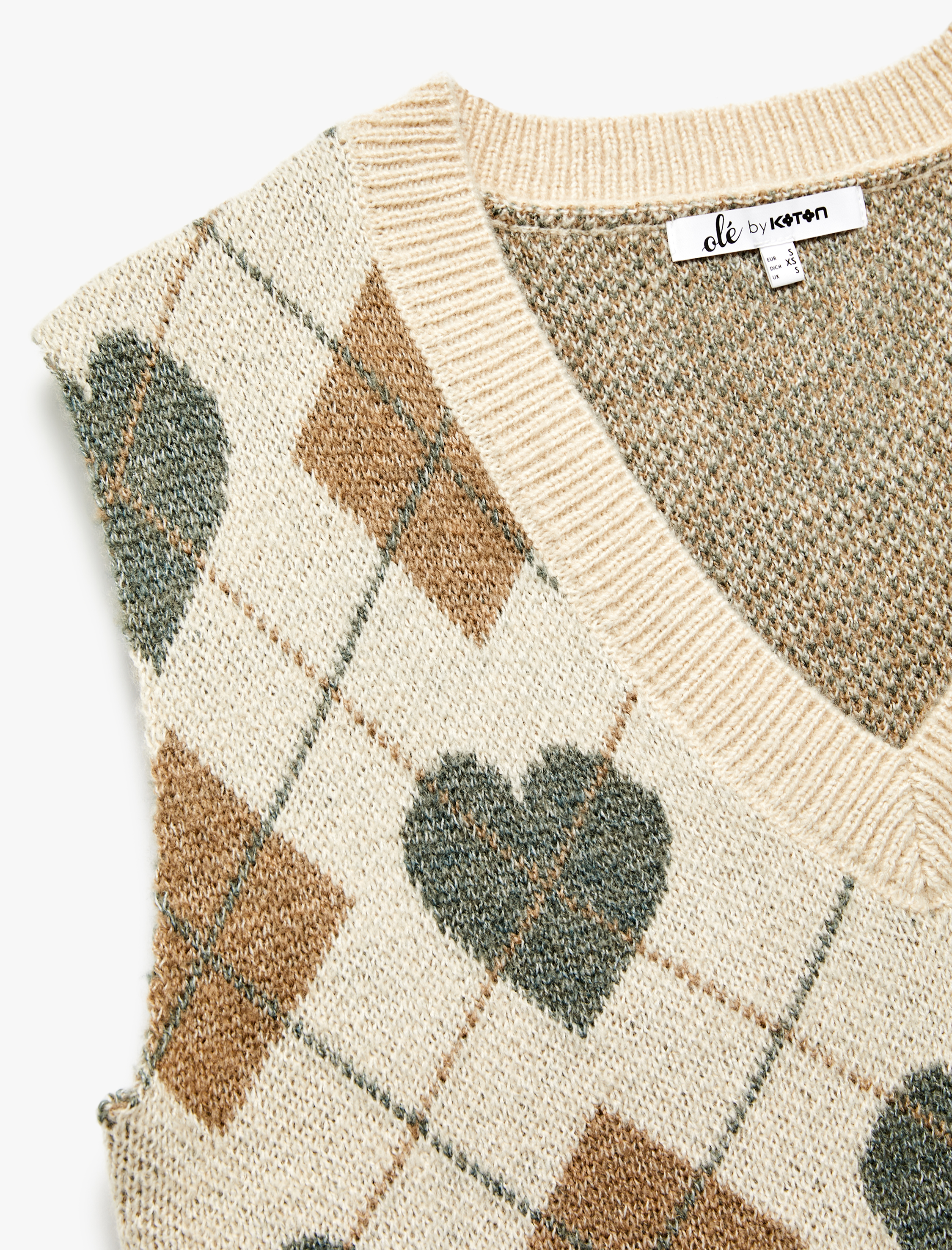   Kalp Desenli V Yaka Kolsuz Triko Süveter