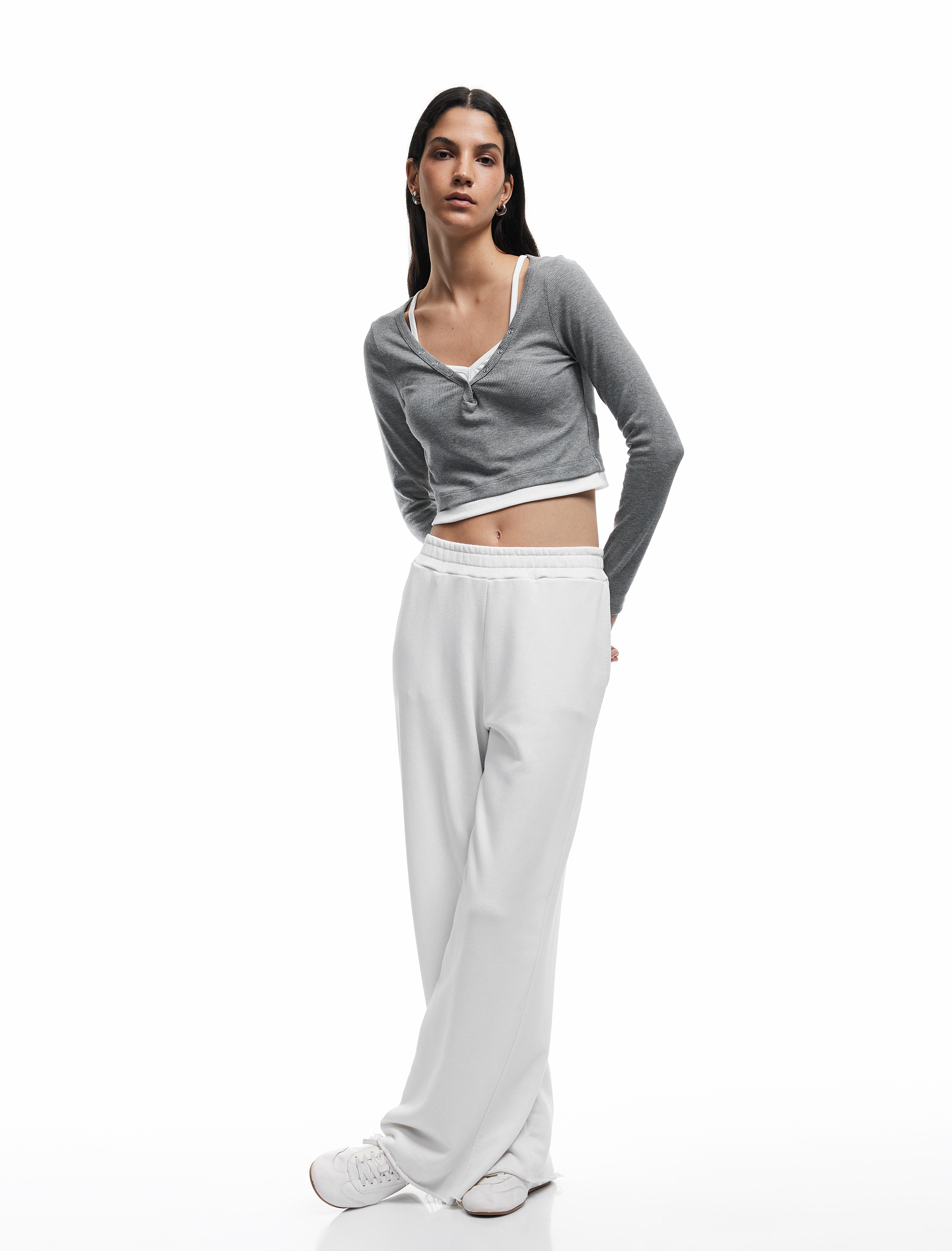   V Yaka Uzun Kollu Düğmeli Atlet Detaylı Kaşkorse Crop Tişört