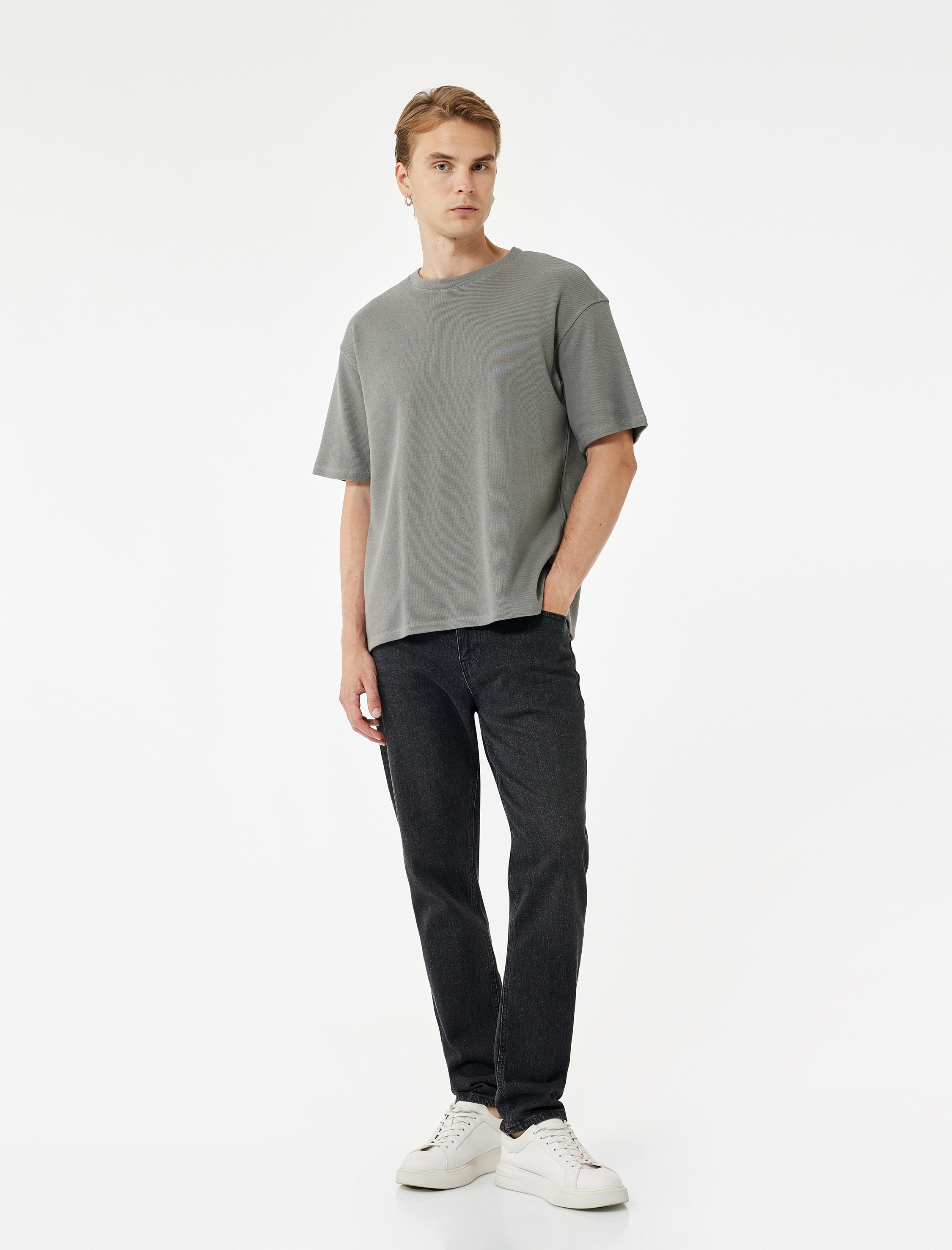   Pamuklu Kısa Kollu Bisiklet Yaka Tok Kumaş Oversize Basic Tişört