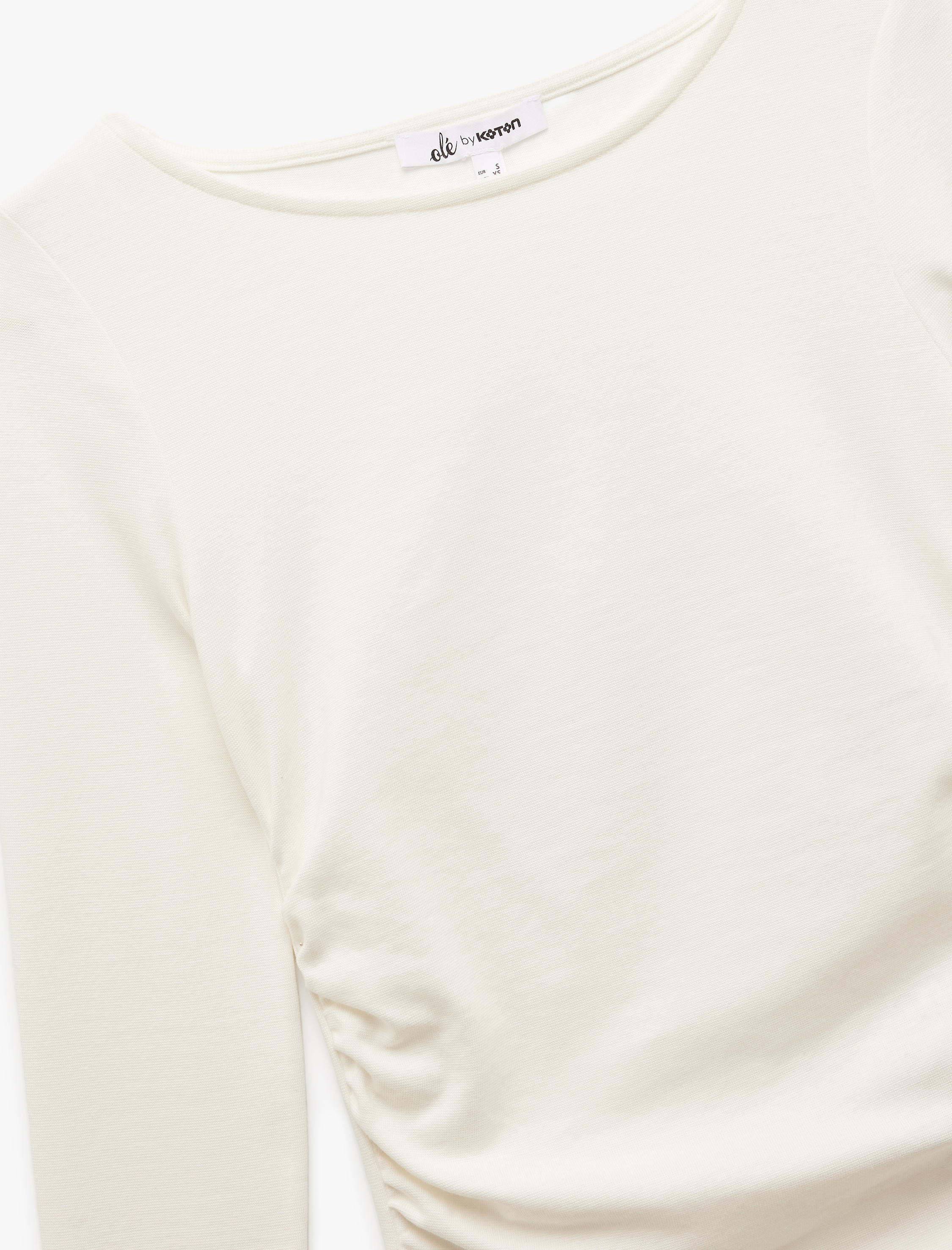   Pamuklu Slim Fit Kayık Yaka Drapeli Uzun Kollu Tişört