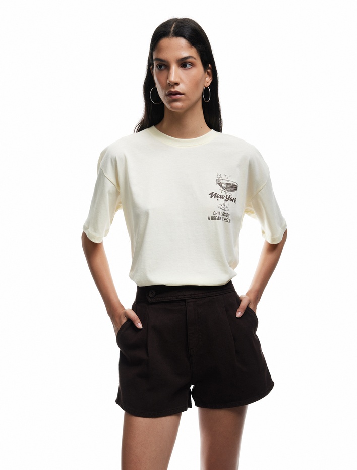  Kısa Kollu Bisiklet Yaka Oversize Arkası Baskılı Tişört