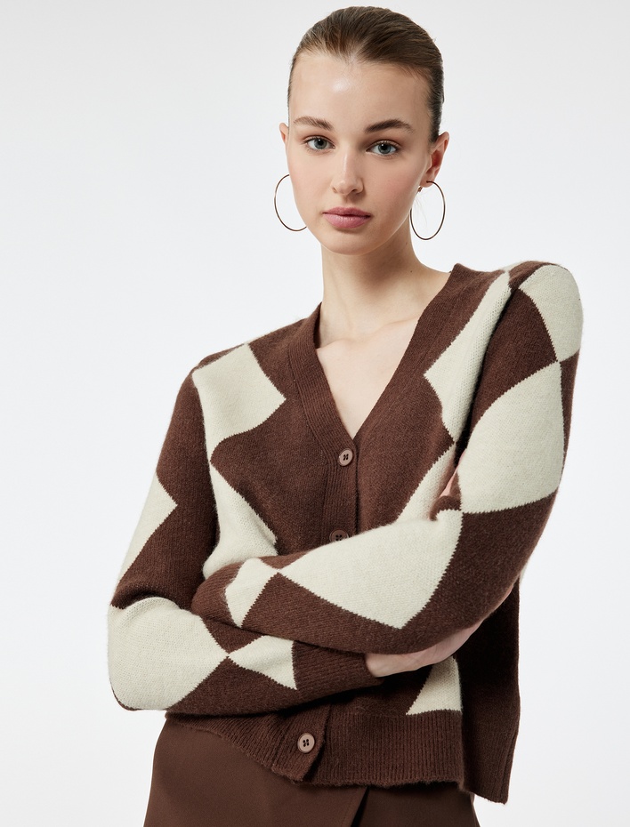  Geometrik Desenli Düğmeli V Yaka Uzun Kollu Triko Hırka