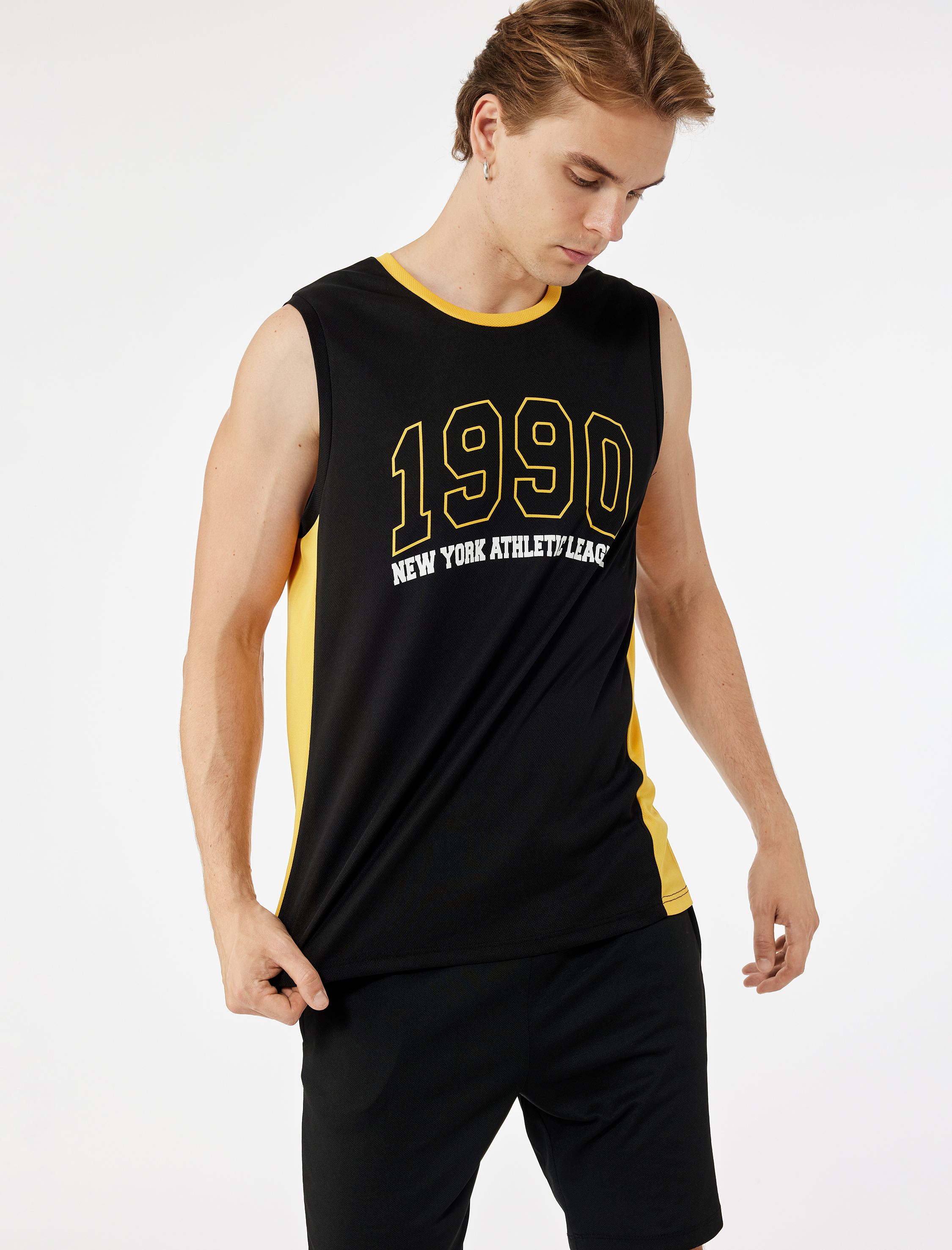   Kolsuz Bisiklet Yaka Renk Kontrastlı Kolej Baskılı Spor Atleti