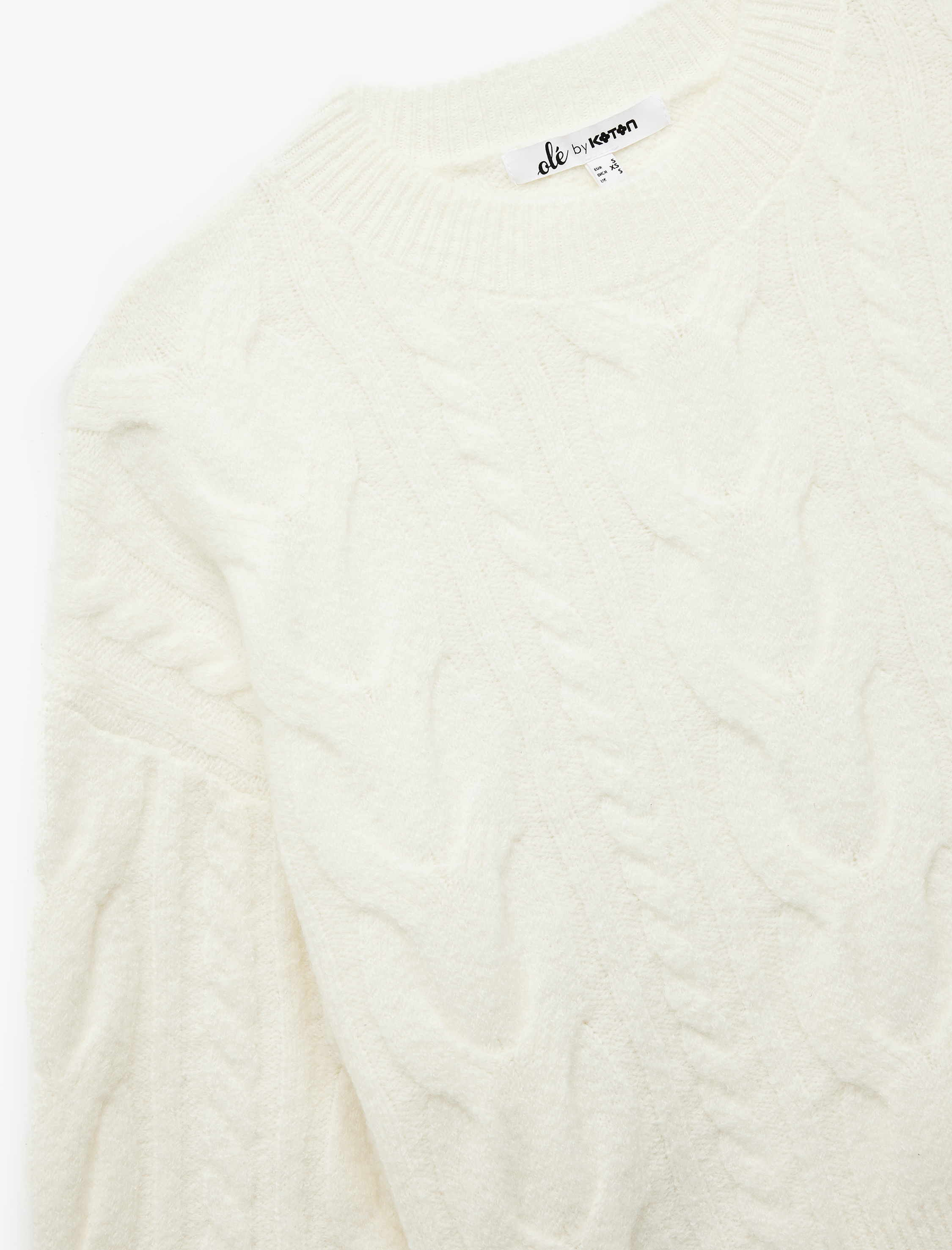   Bisiklet Yaka Saç Örgüsü Dokulu Triko Kazak