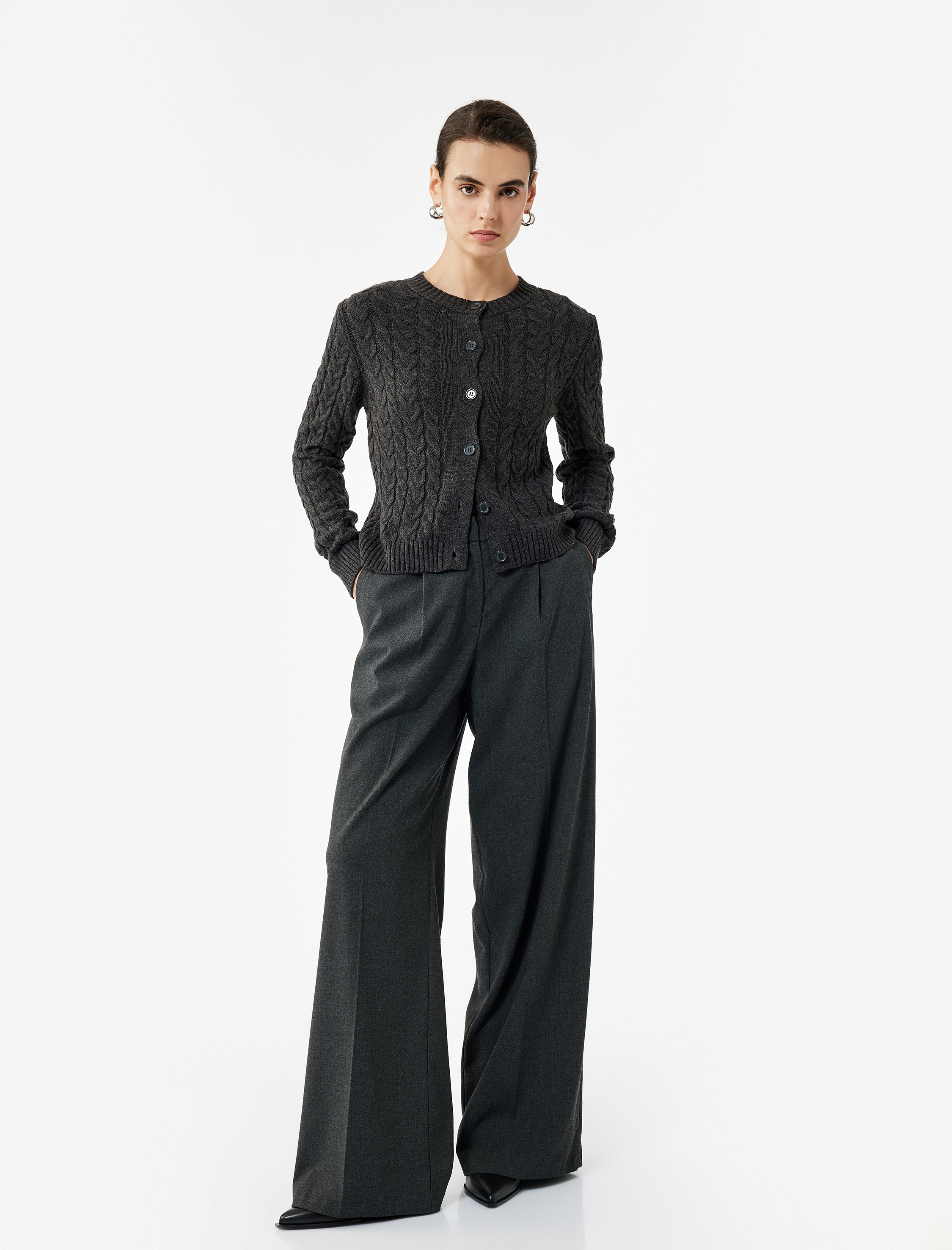   Uzun Kollu Bisiklet Yaka Düğmeli Saç Örgü Hırka