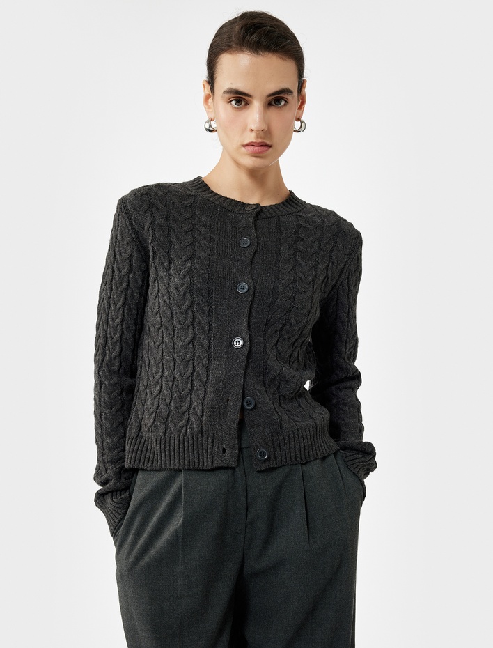  Uzun Kollu Bisiklet Yaka Düğmeli Saç Örgü Hırka