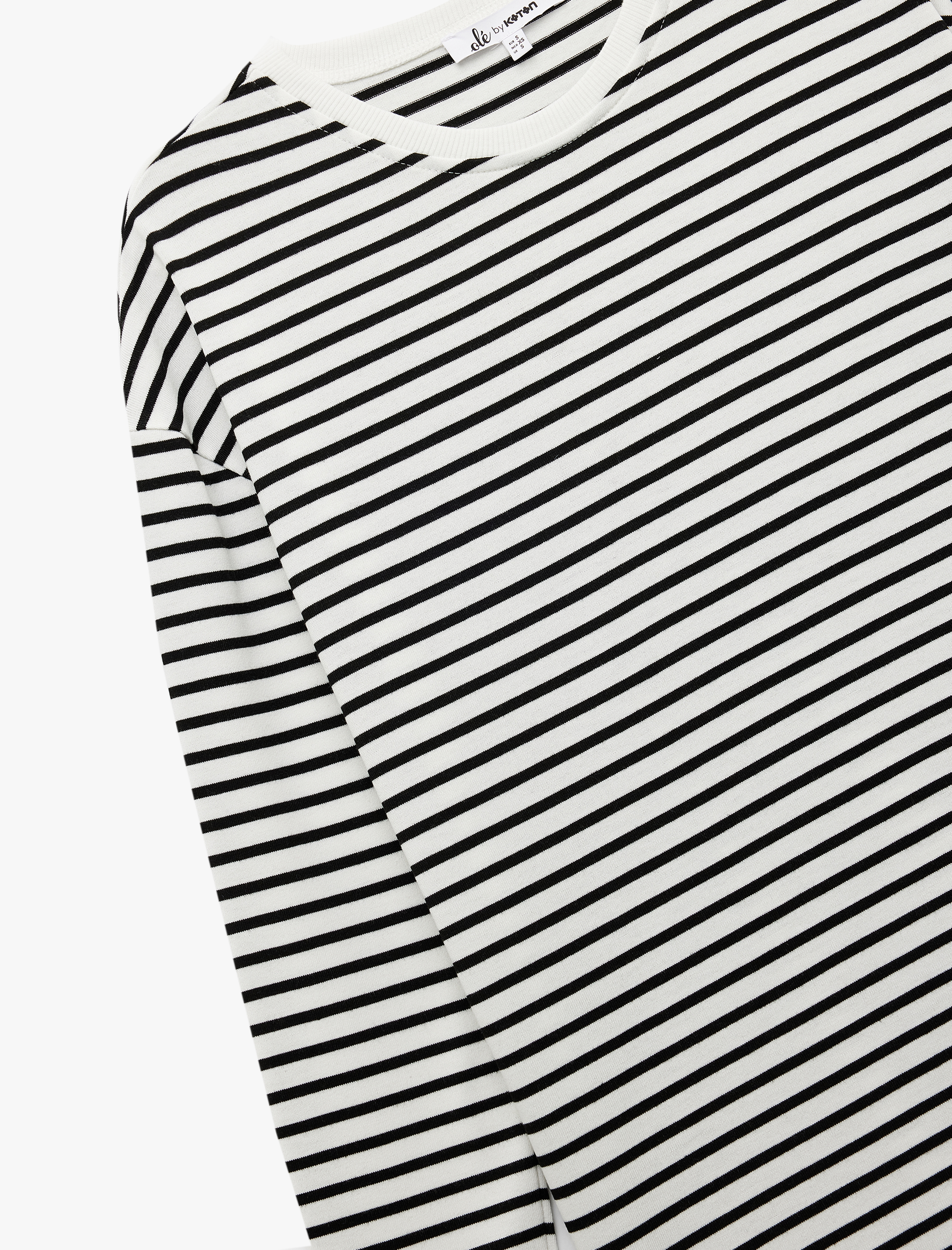   Uzun Kollu Bisiklet Yaka Çizgili Tişört