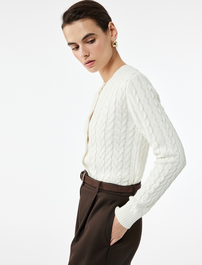  Uzun Kollu Bisiklet Yaka Düğmeli Saç Örgü Hırka