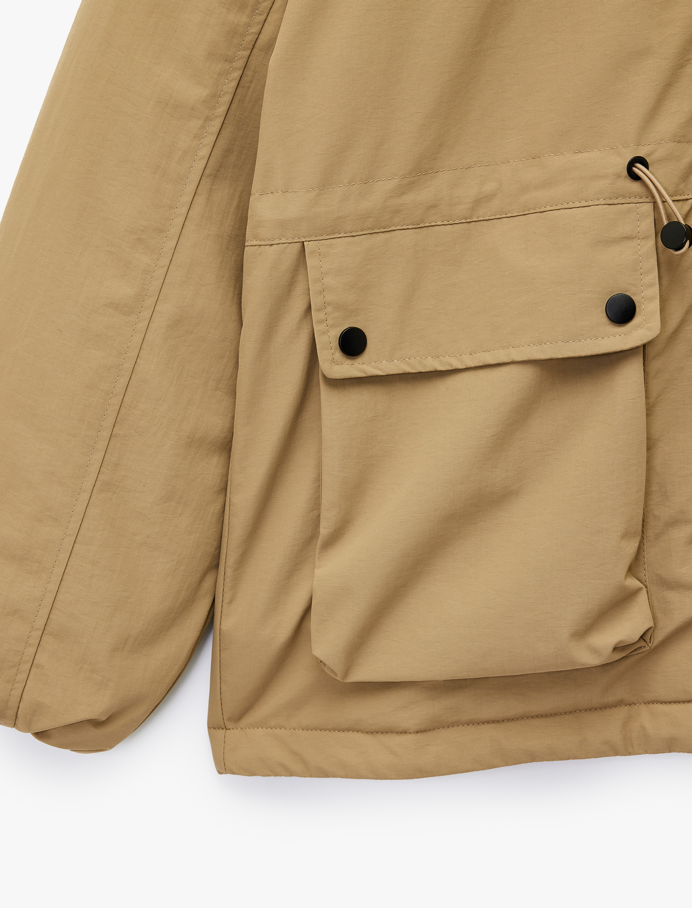   Uzun Kollu Kapaklı Cepli Kapşonlu Mont