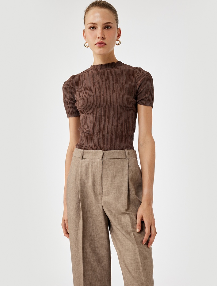  Kısa Kollu Bisiklet Yaka Büzgülü Dokulu Triko Kazak