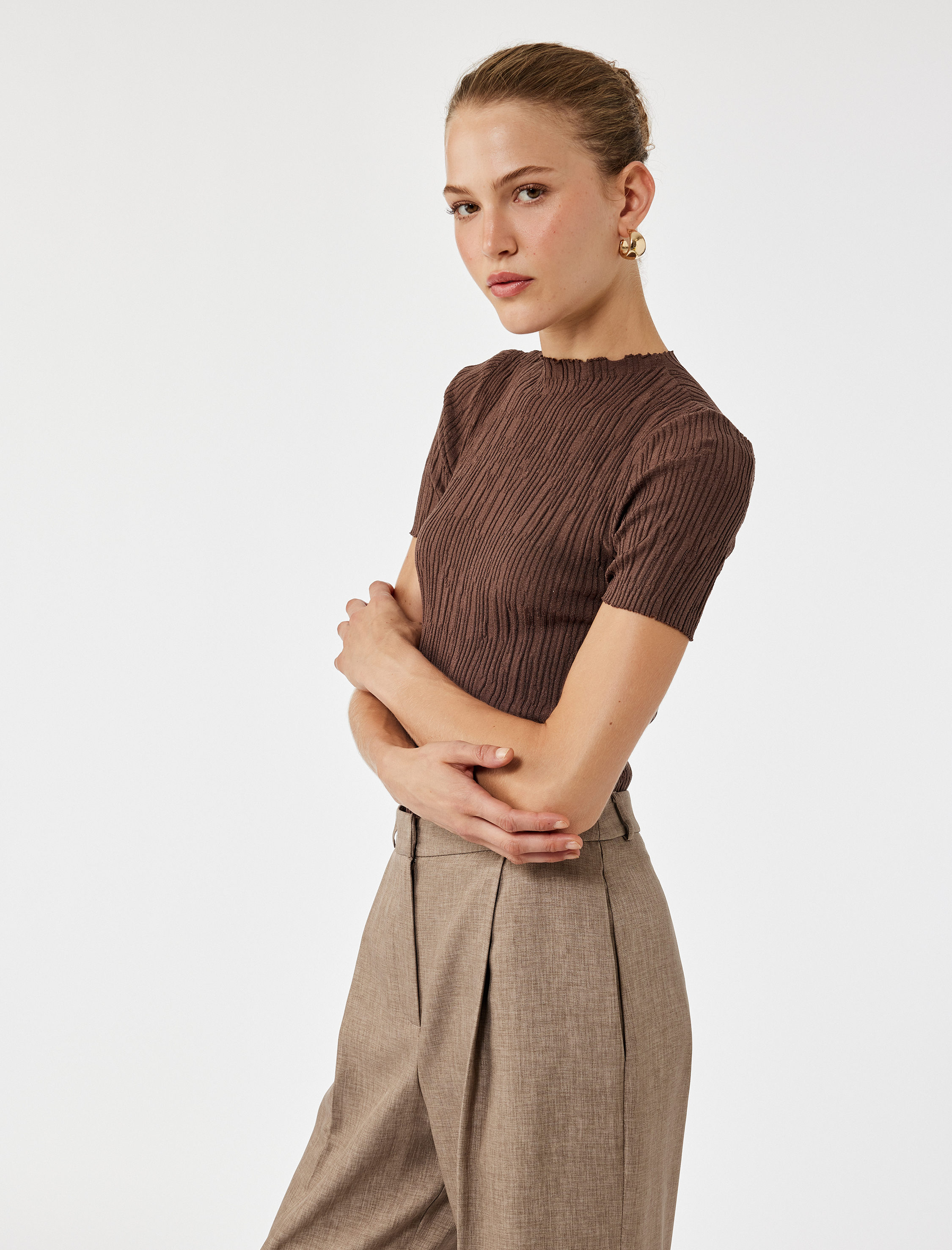 Kısa Kollu Bisiklet Yaka Büzgülü Dokulu Triko Kazak