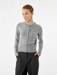 Düğmeli Uzun Kollu Bisiklet Yaka Triko Hırka