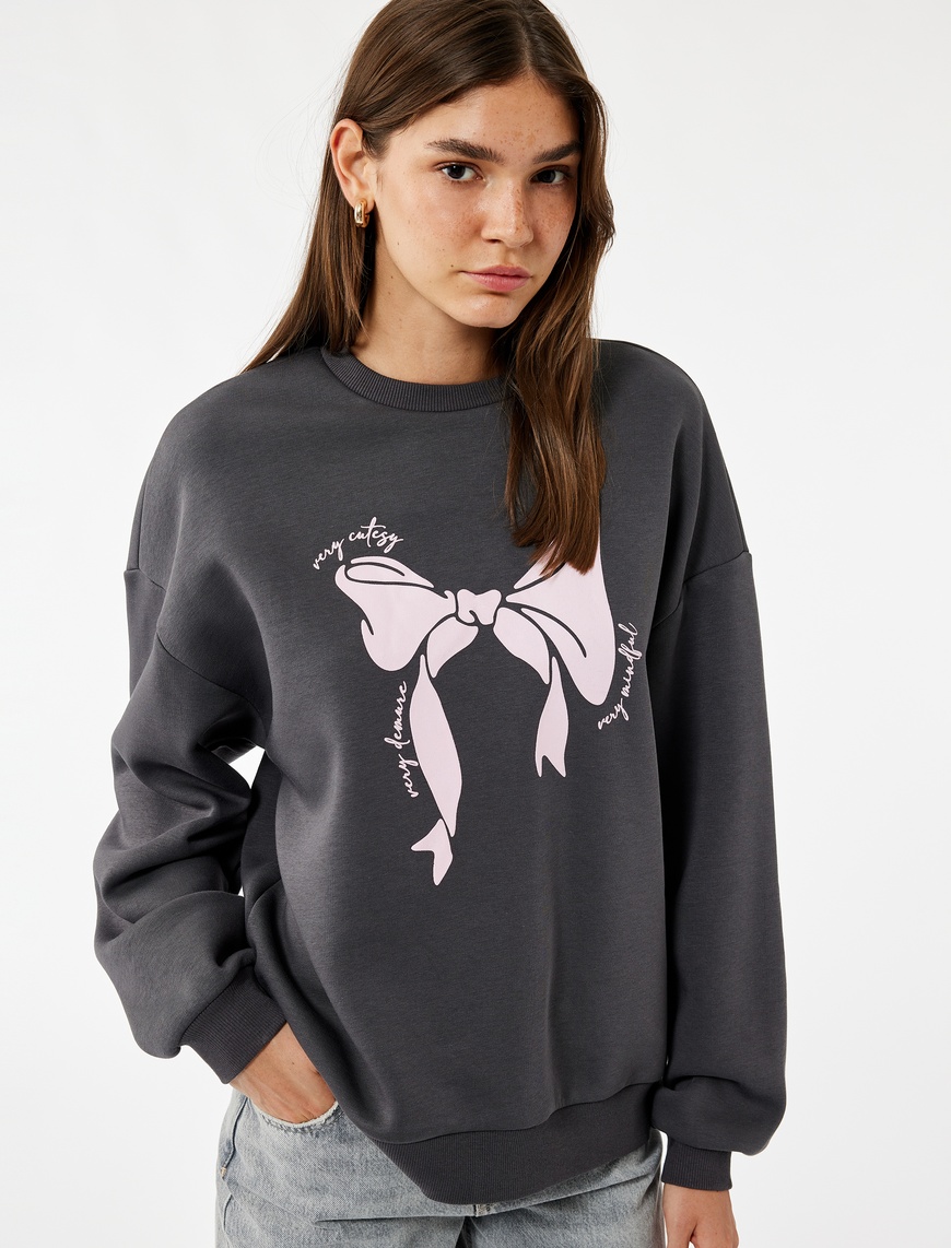   Uzun Kollu Bisiklet Yaka Şardonlu Fiyonk Baskılı Sweatshirt