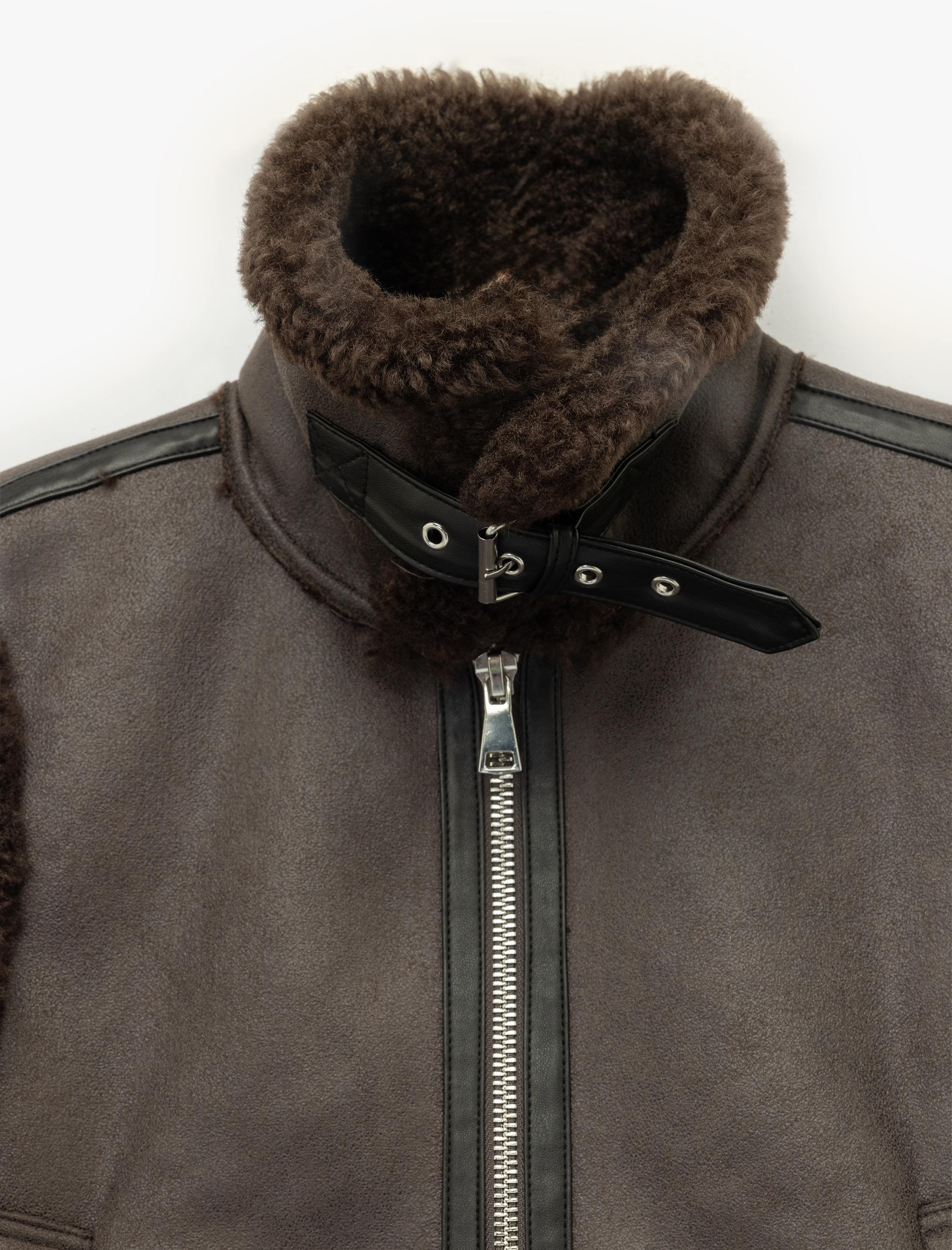   Dik Yaka Fermuarlı Cepli Peluş Detaylı Yelek