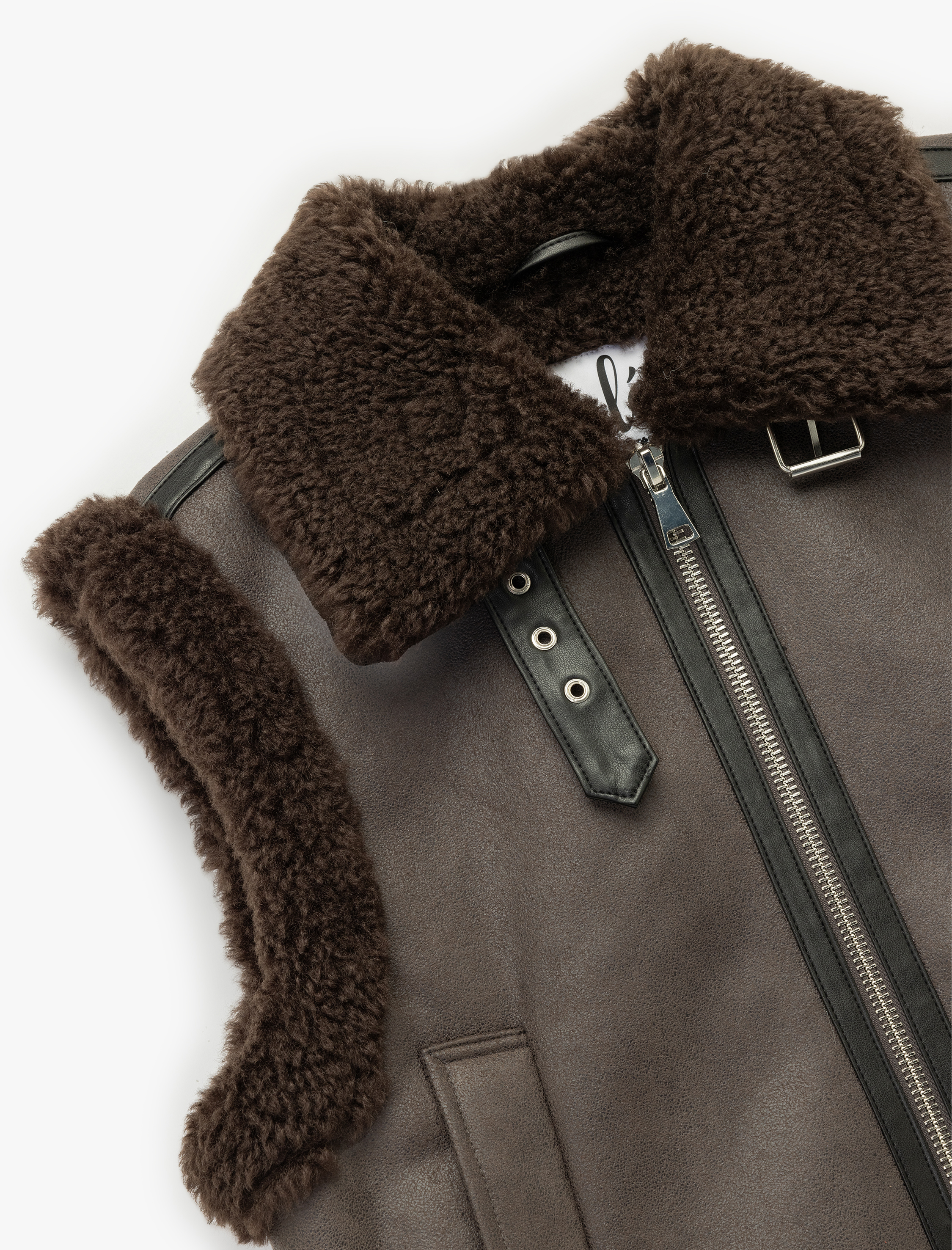   Dik Yaka Fermuarlı Cepli Peluş Detaylı Yelek