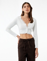 Dantel Detaylı Slim Fit Uzun Kollu V Yaka Crop Tişört