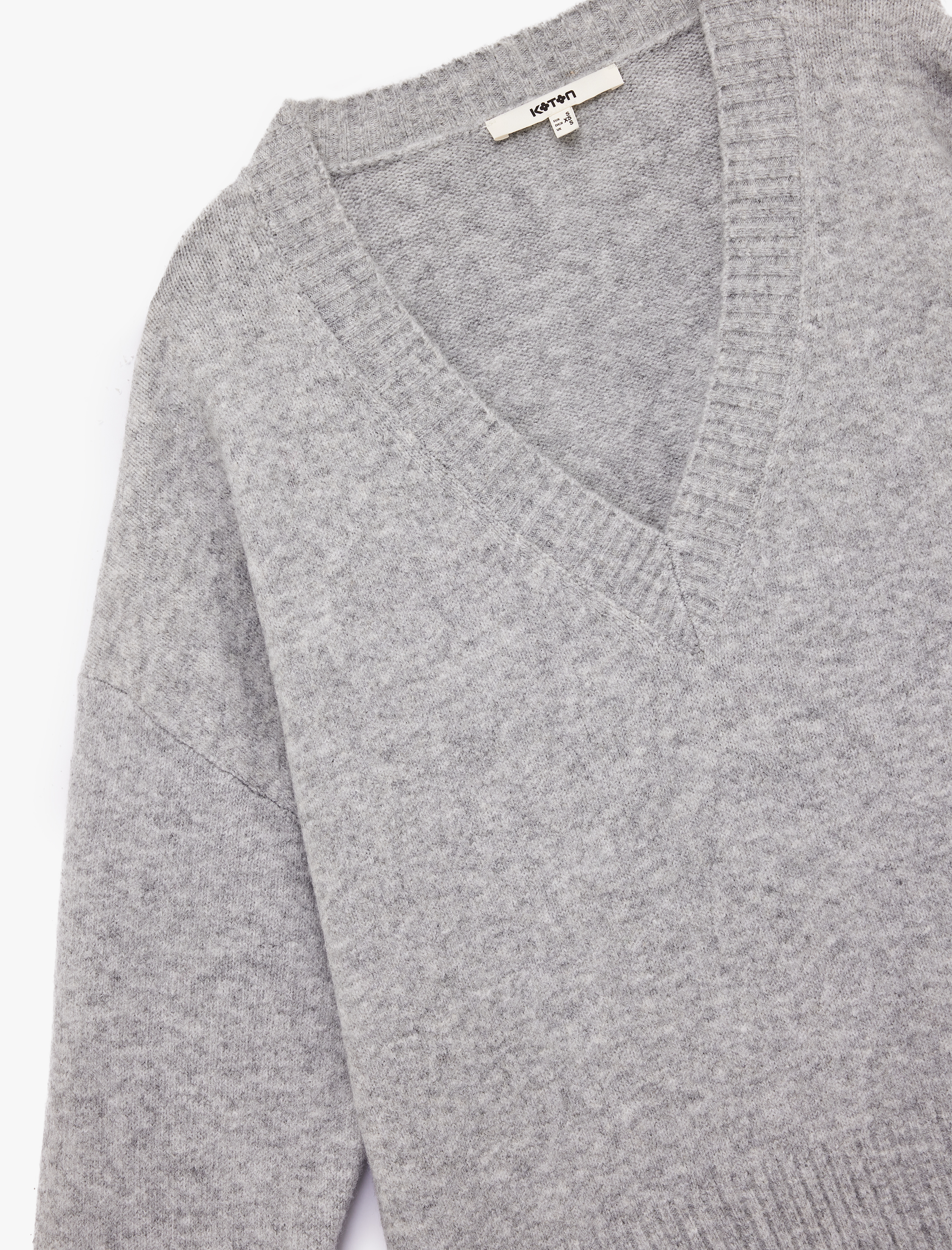   Uzun Kollu V Yaka Triko Kazak