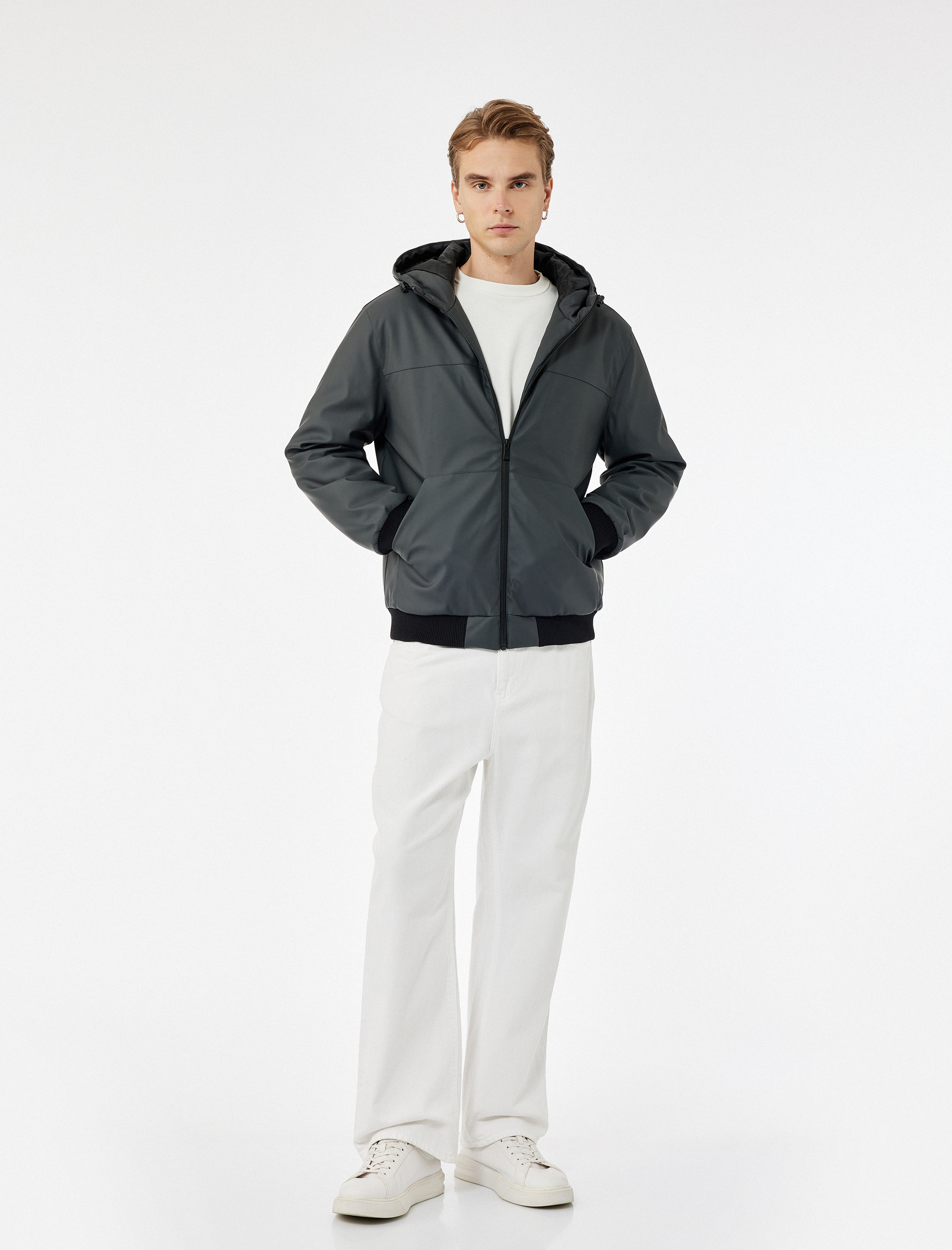   Kapüşonlu Uzun Kollu Fermuarlı Yağmurluk