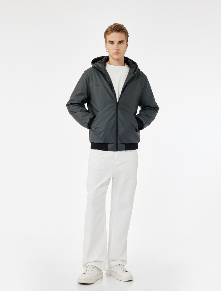  Kapüşonlu Uzun Kollu Fermuarlı Yağmurluk