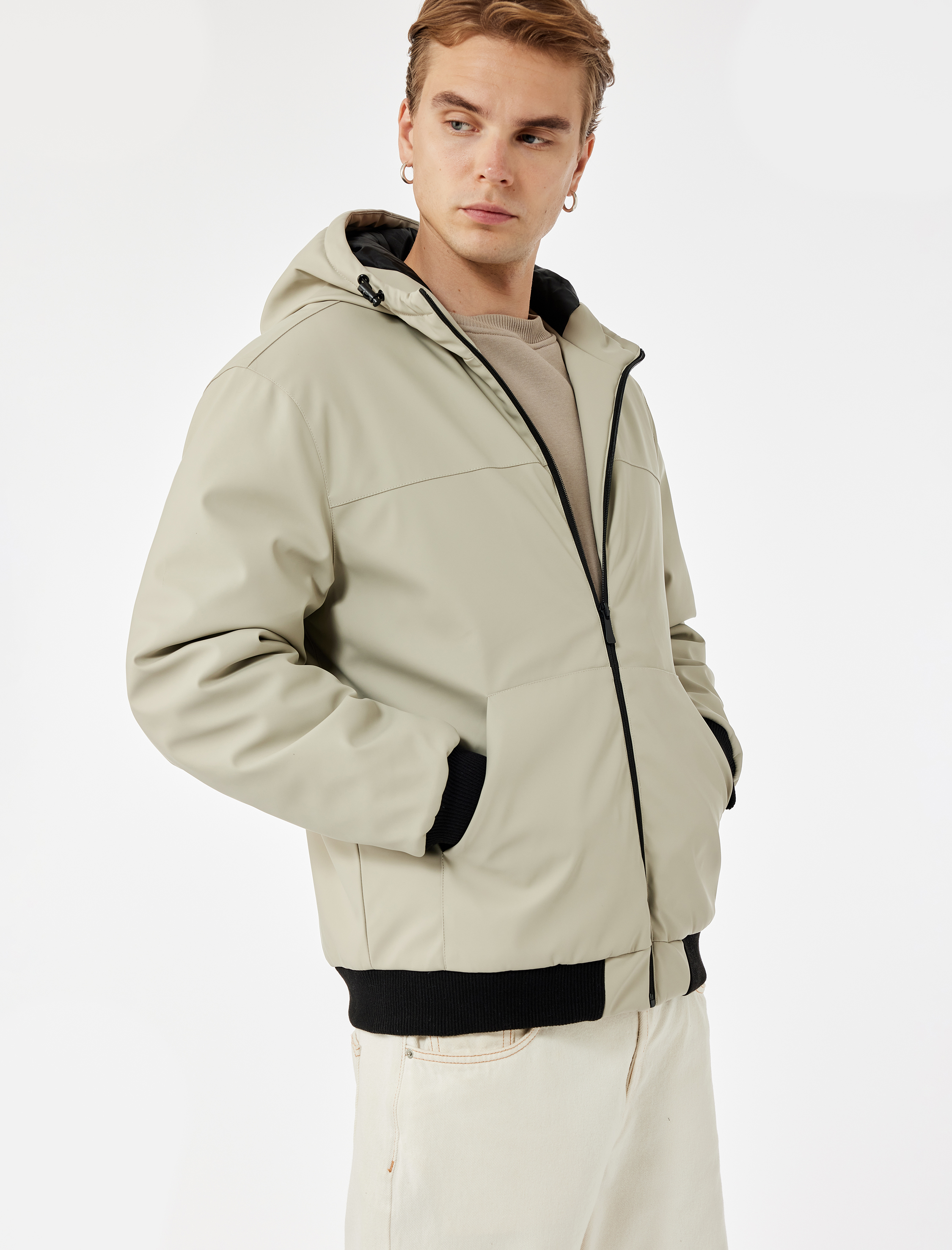   Kapüşonlu Uzun Kollu Fermuarlı Yağmurluk