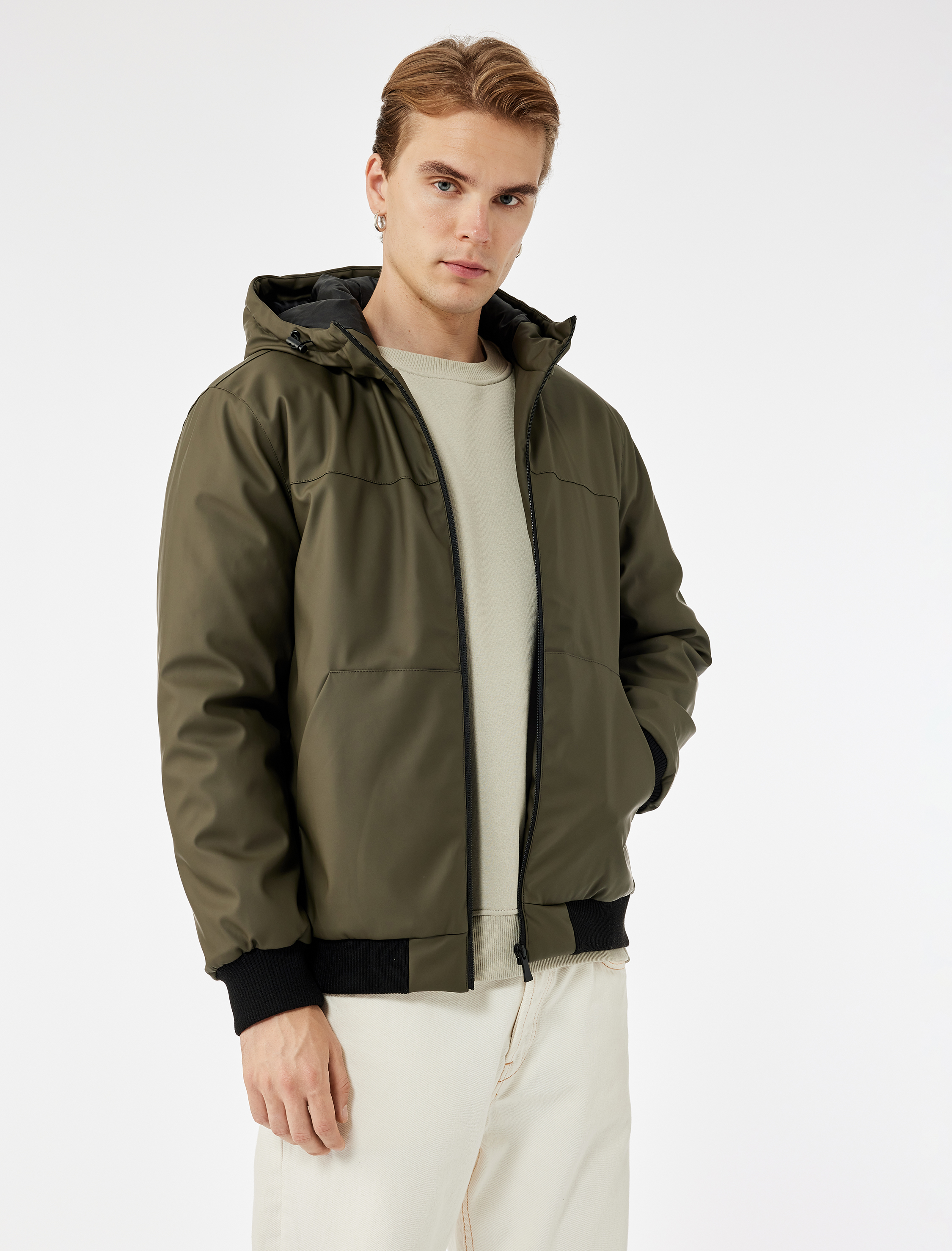   Kapüşonlu Uzun Kollu Fermuarlı Yağmurluk