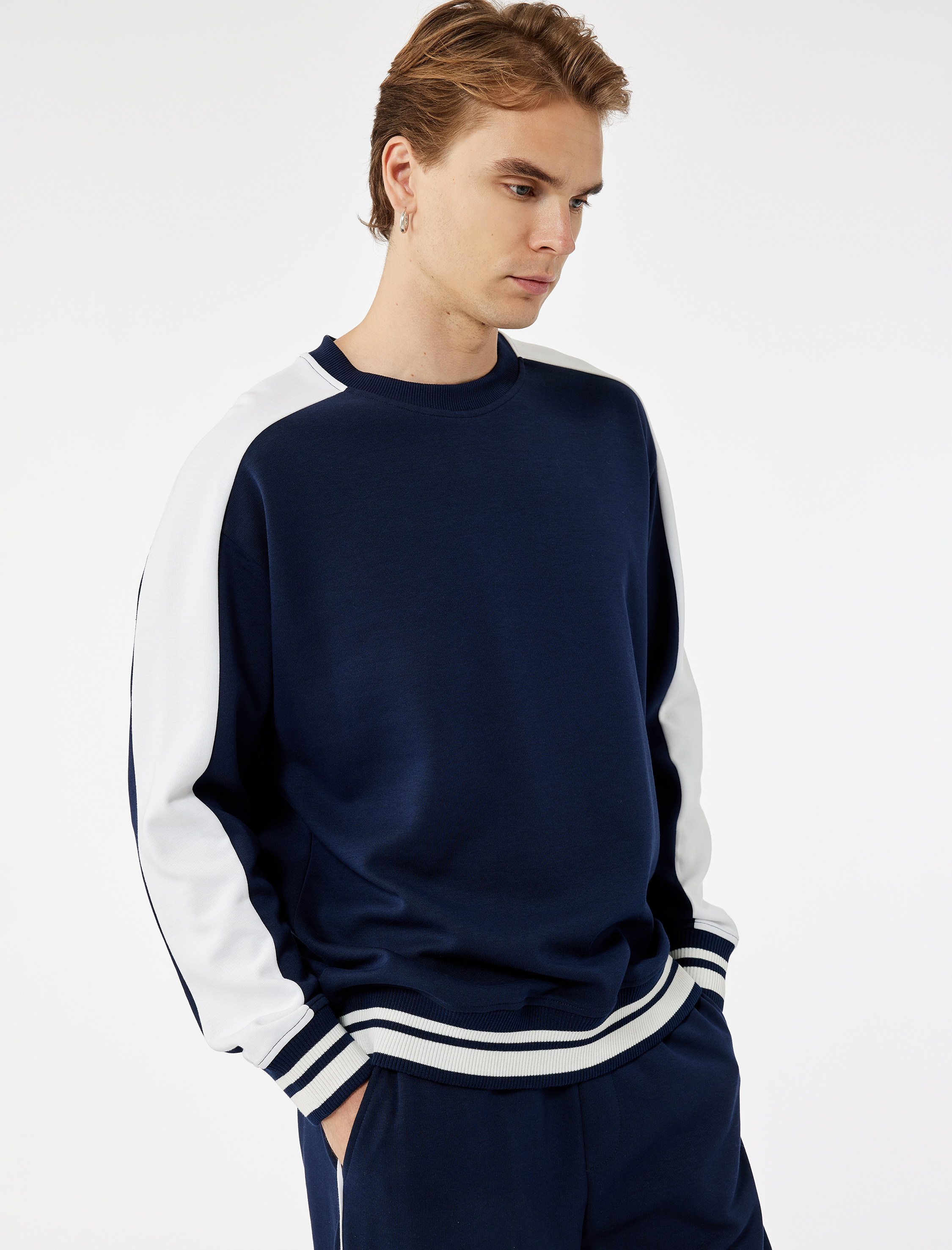   Uzun Kollu Renk Kontrastlı Pamuklu Bisiklet Yaka Sweatshirt