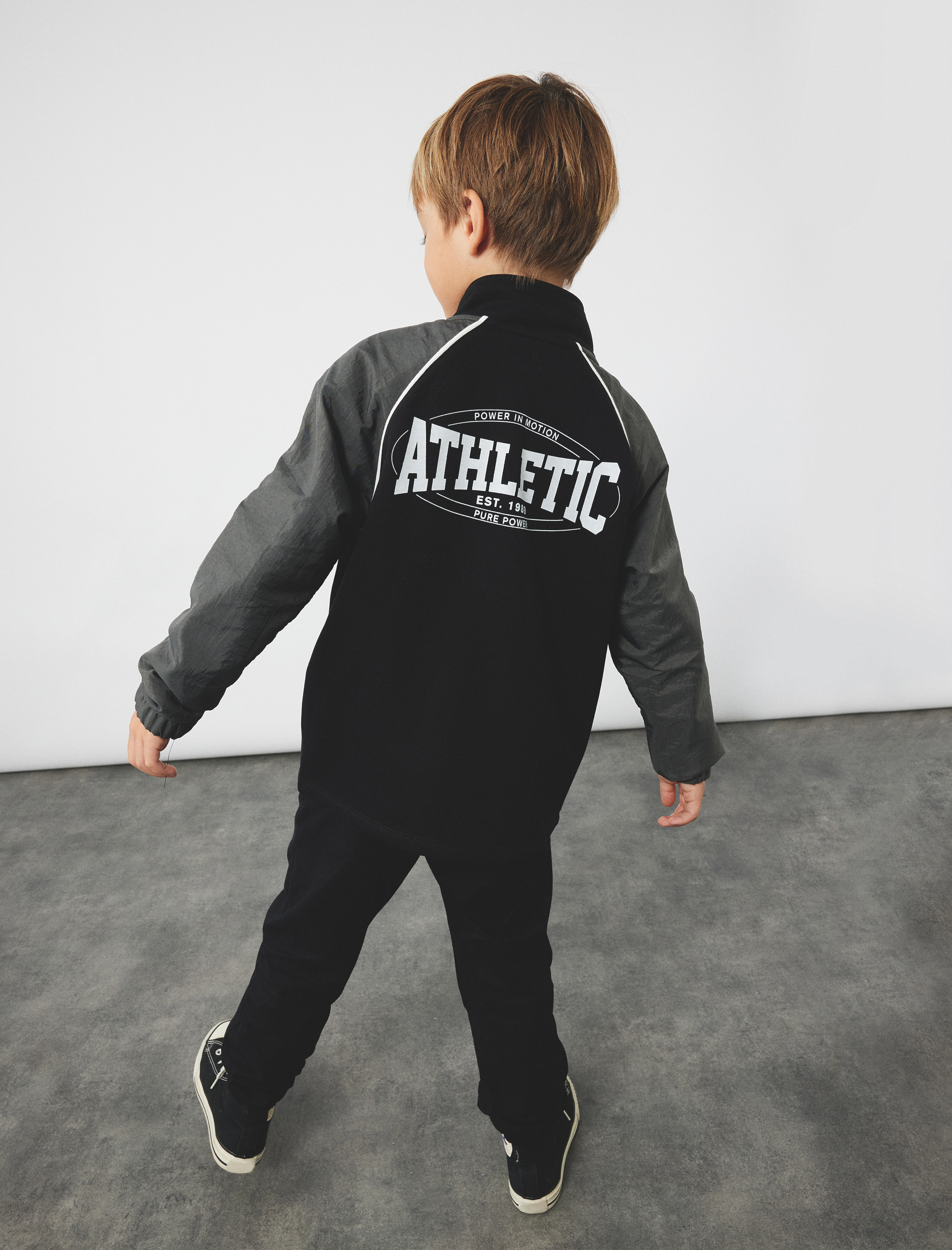  Erkek Çocuk Dik Yaka Uzun Kollu Şardonlu Fermuarlı Sweatshirt