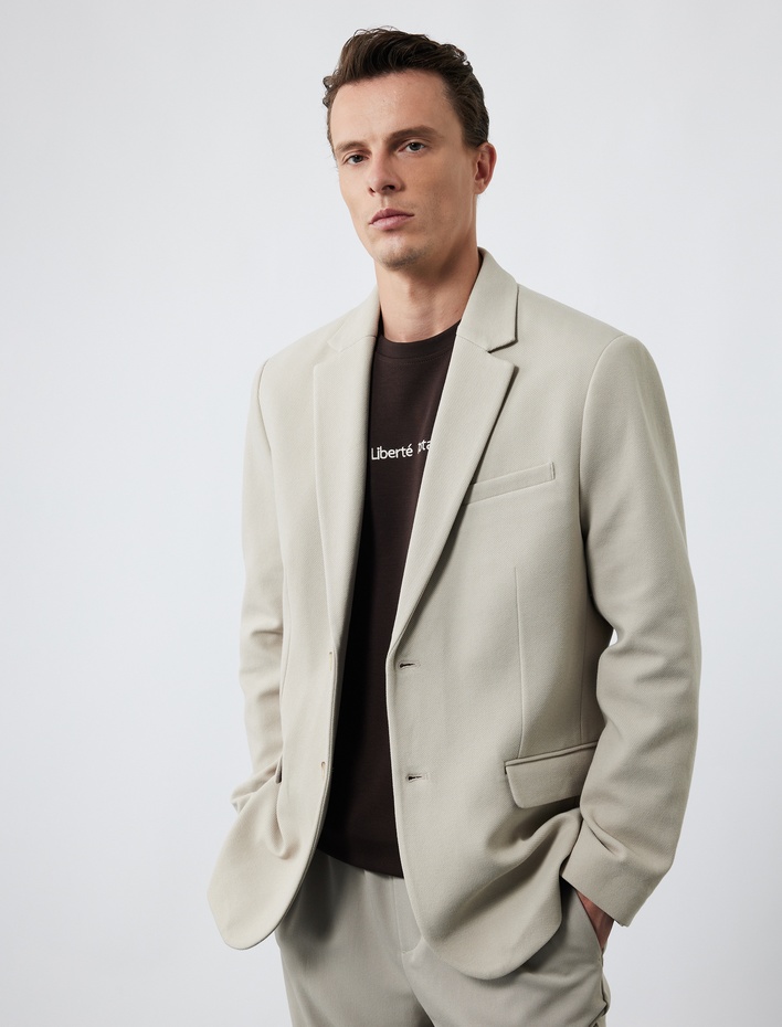  Uzun Kollu Kapaklı Cep Detaylı Düğmeli Slim Fit Mono Yaka Blazer Ceket