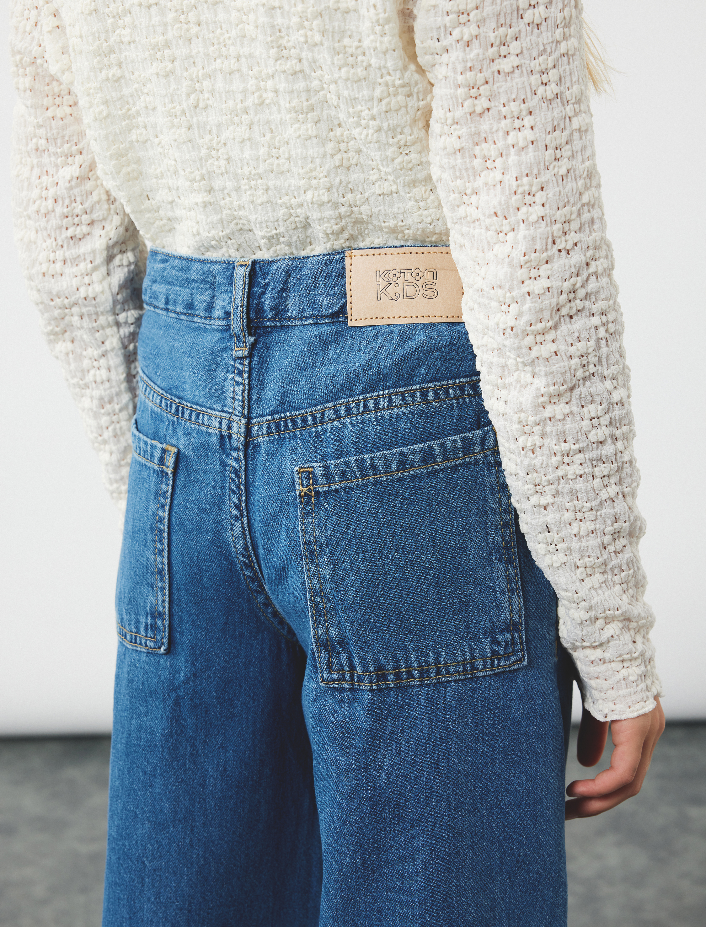  Kız Çocuk Pamuklu Cepli Geniş Paça Denim Pantolon