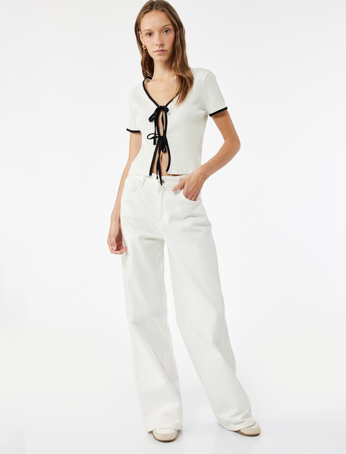  Pamuklu Kısa Kollu Bağlama Detaylı Fiyonklu Tişört