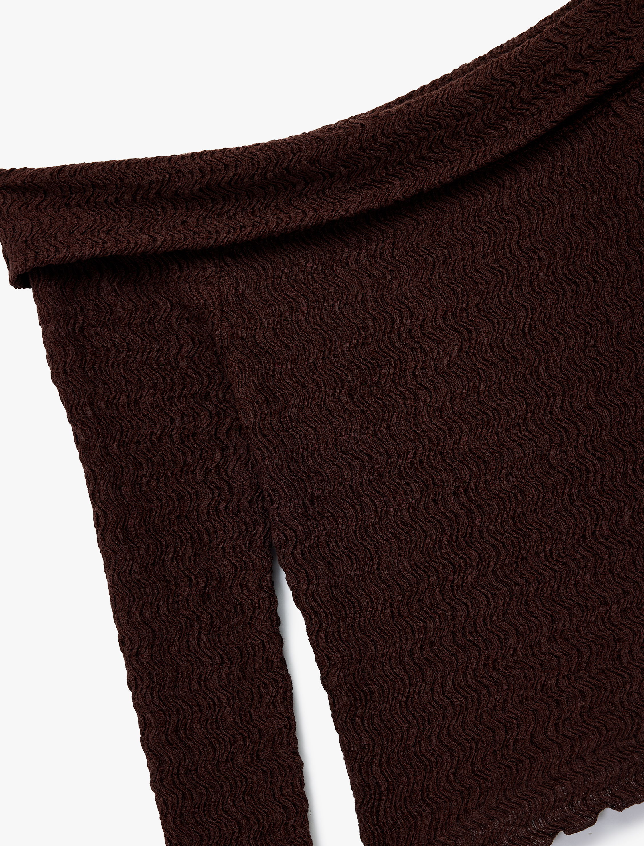   Slim Fit Dokulu Omzu Açık Uzun Kollu Tişört