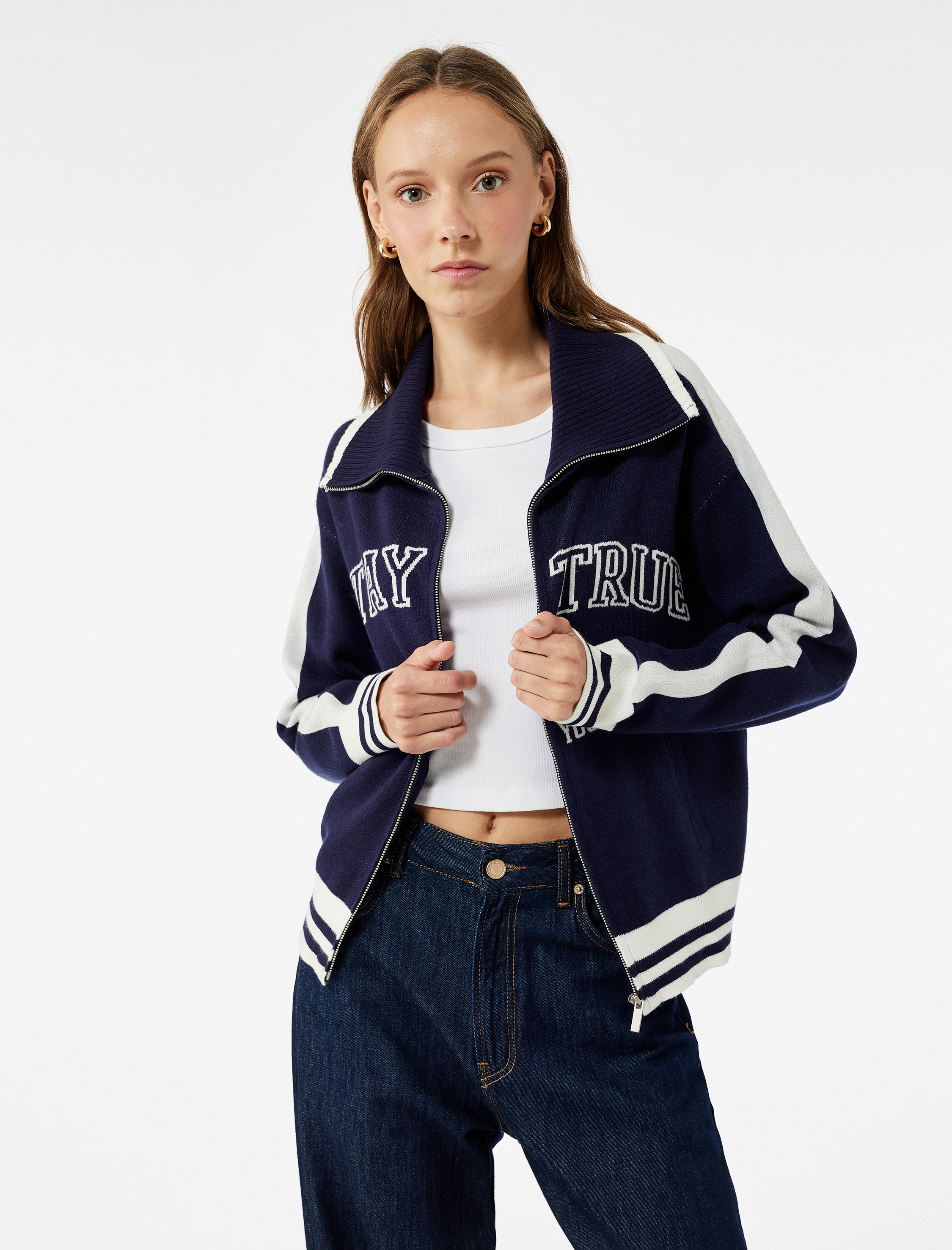   Fermuarlı Desenli Uzun Kollu Dik Yaka Triko Hırka