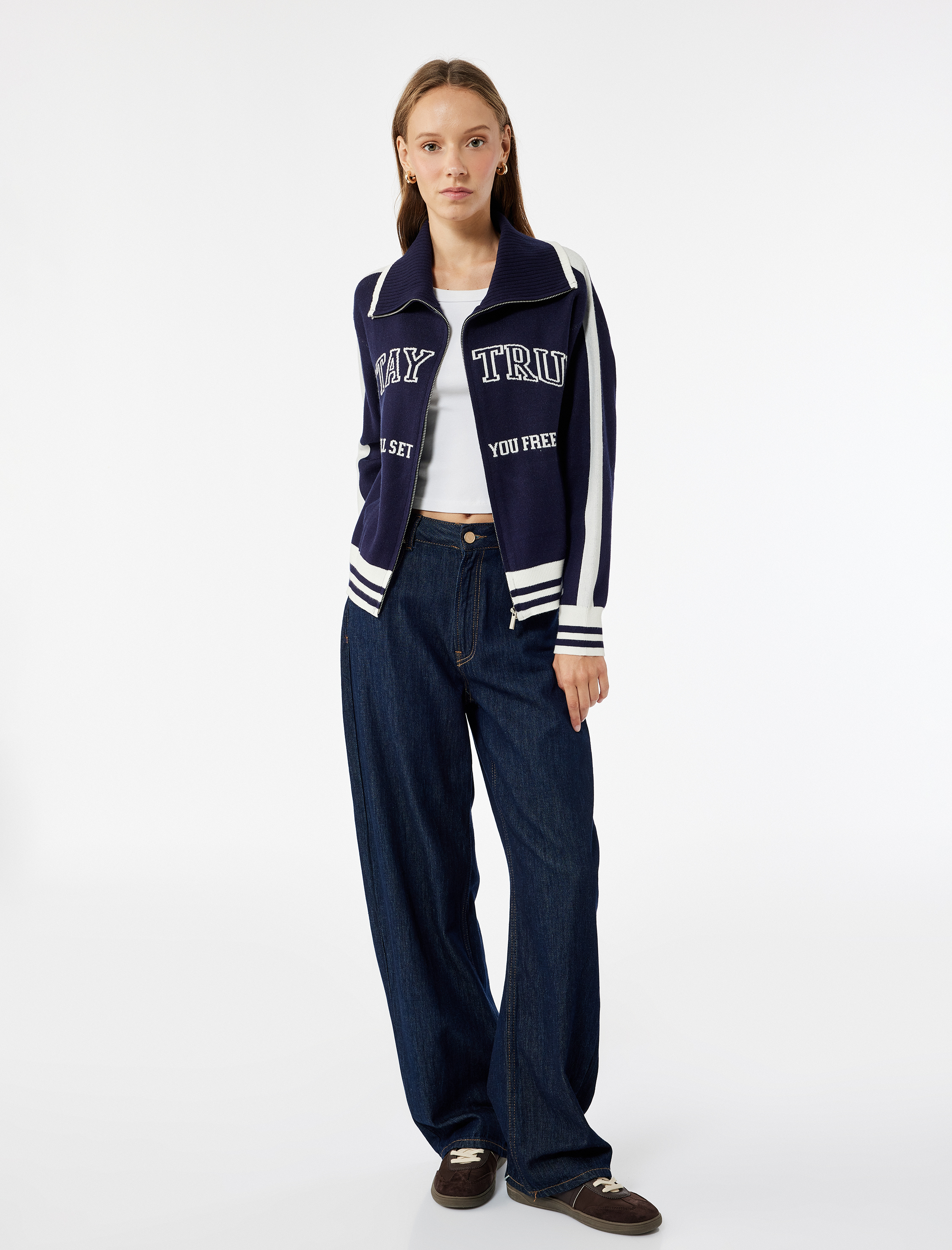   Fermuarlı Desenli Uzun Kollu Dik Yaka Triko Hırka