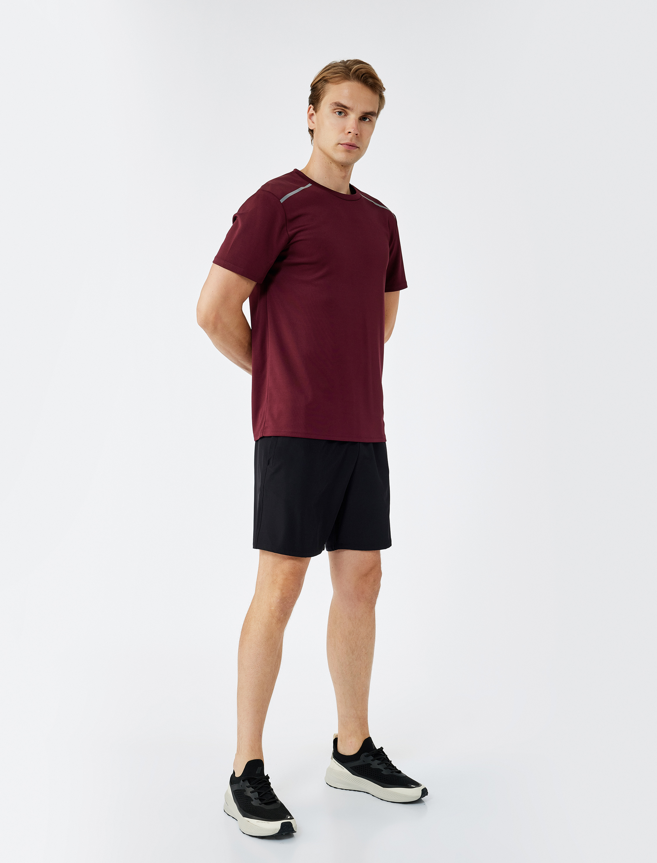   Beli Lastikli Kemer Detaylı Cepli Basic Spor Şort