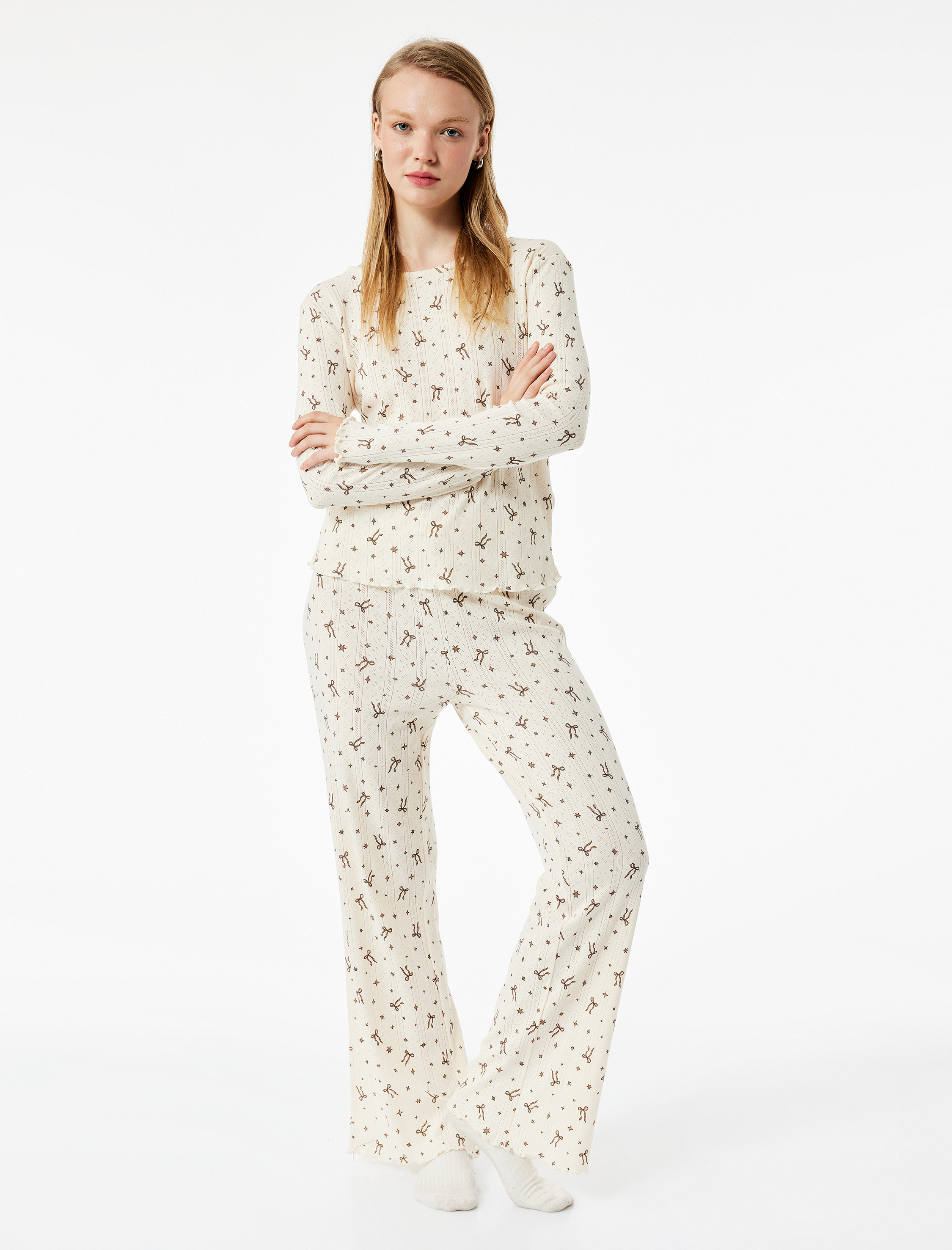   Pamuklu Uzun Kollu Bisiklet Yaka Fiyonklu Pijama Takımı