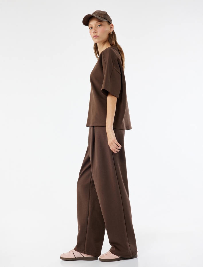  Pamuklu Rahat Kalıp Pileli Beli Bağcıklı Geniş Paça Eşofman Altı