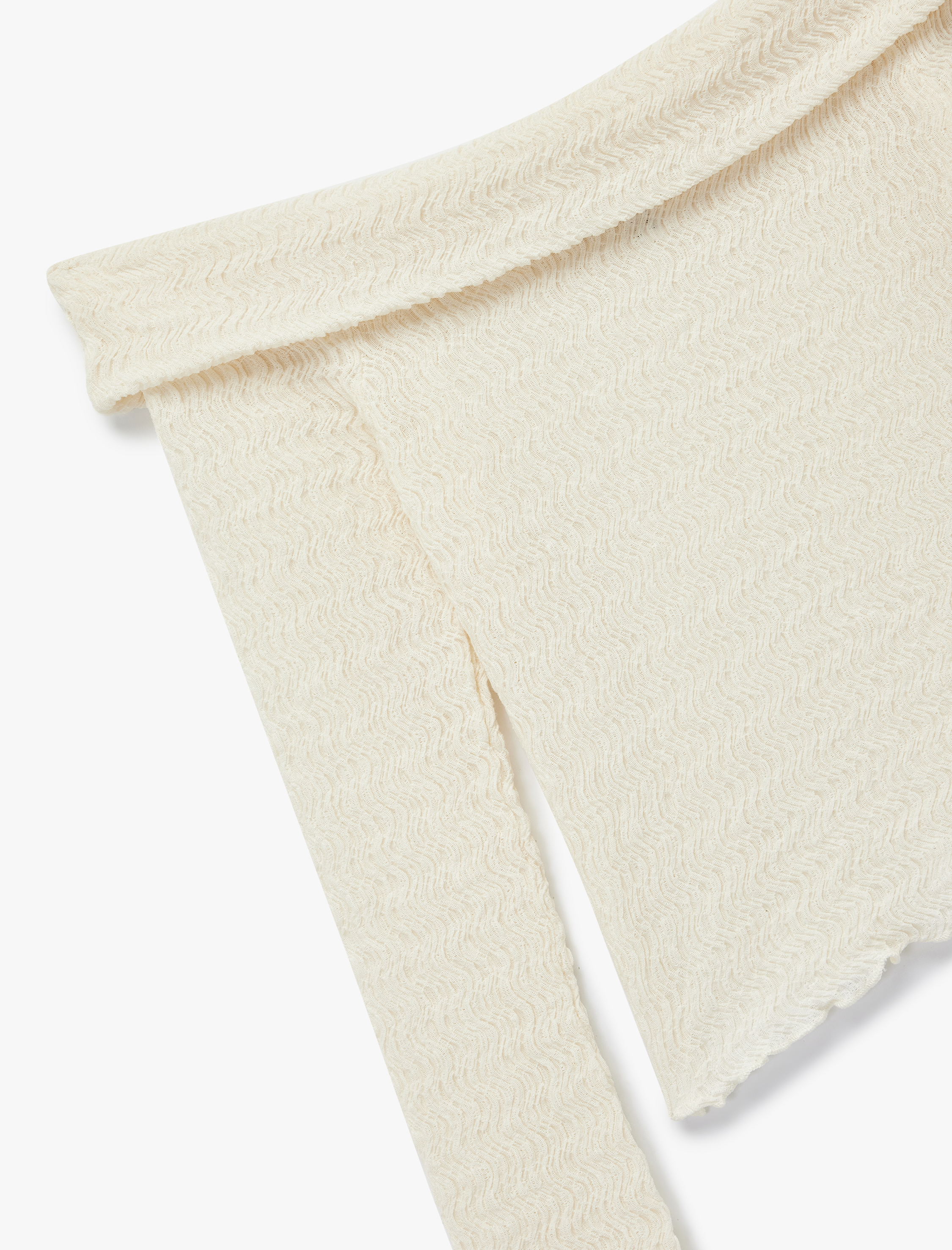   Slim Fit Dokulu Omzu Açık Uzun Kollu Tişört