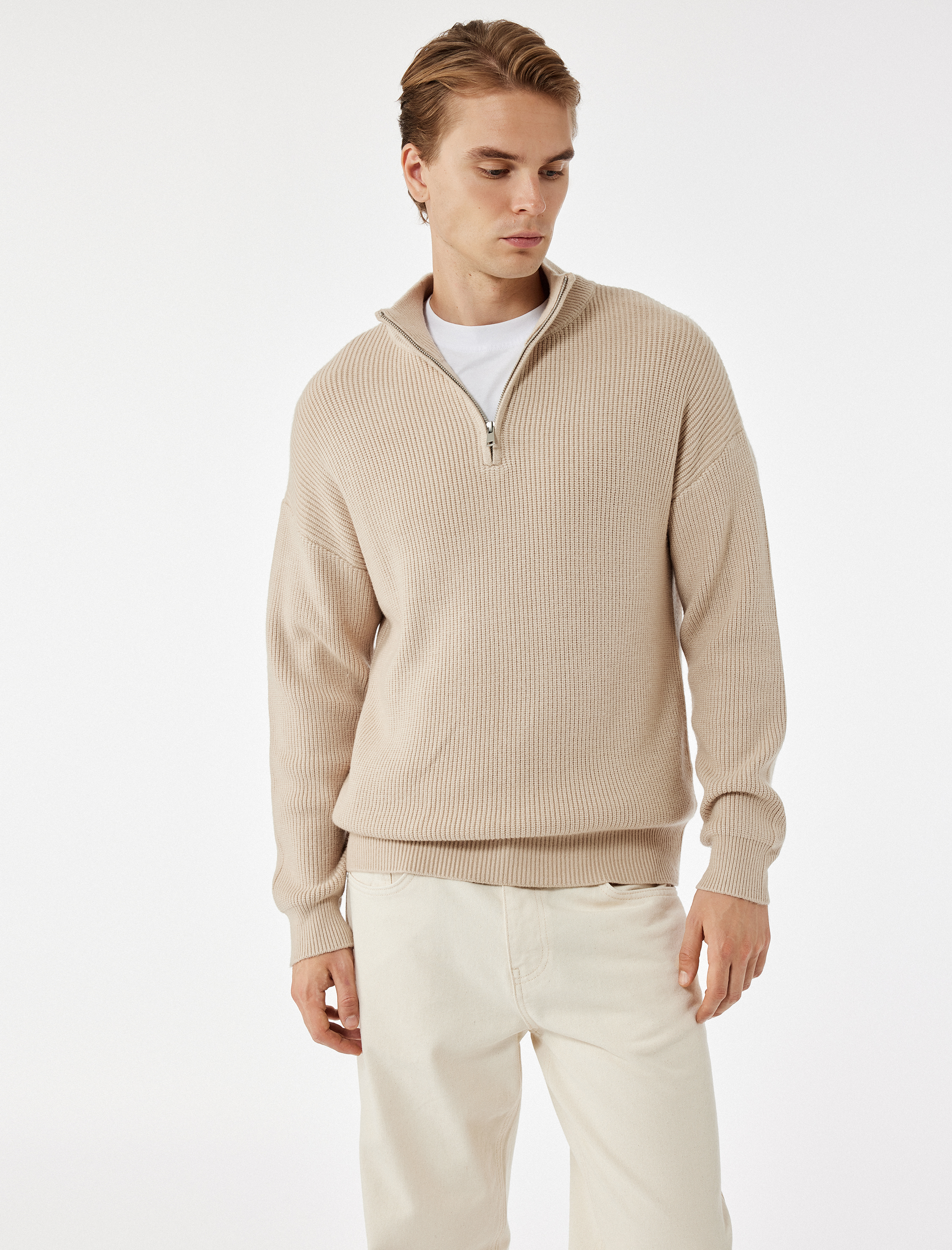   Uzun Kollu Dokulu Yarım Fermuarlı Yaka Triko Kazak