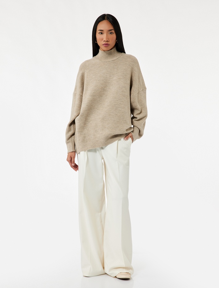  Oversize Uzun Kollu Dik Yaka Triko Kazak