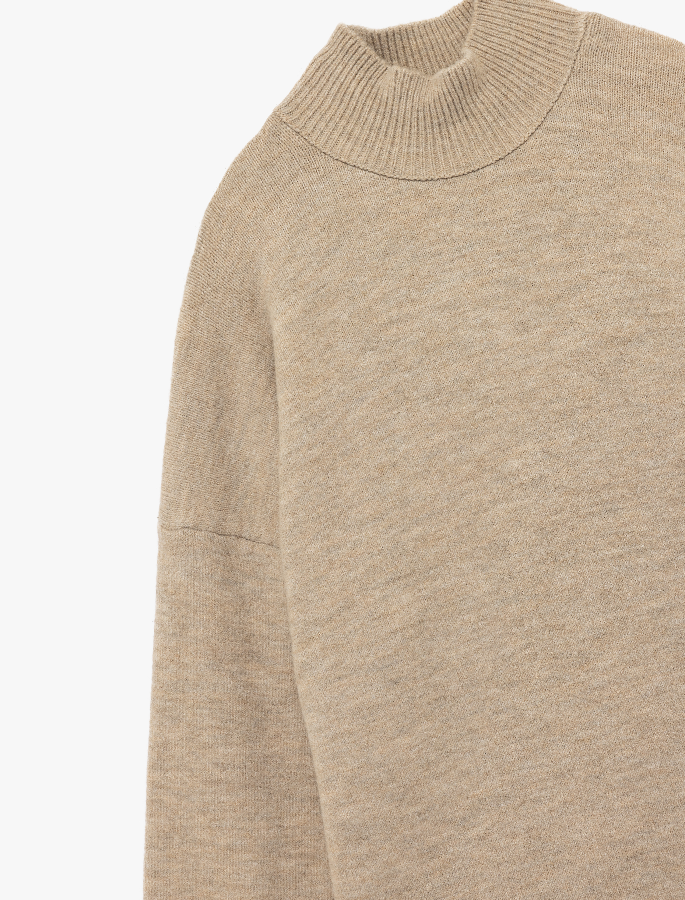   Oversize Uzun Kollu Dik Yaka Triko Kazak