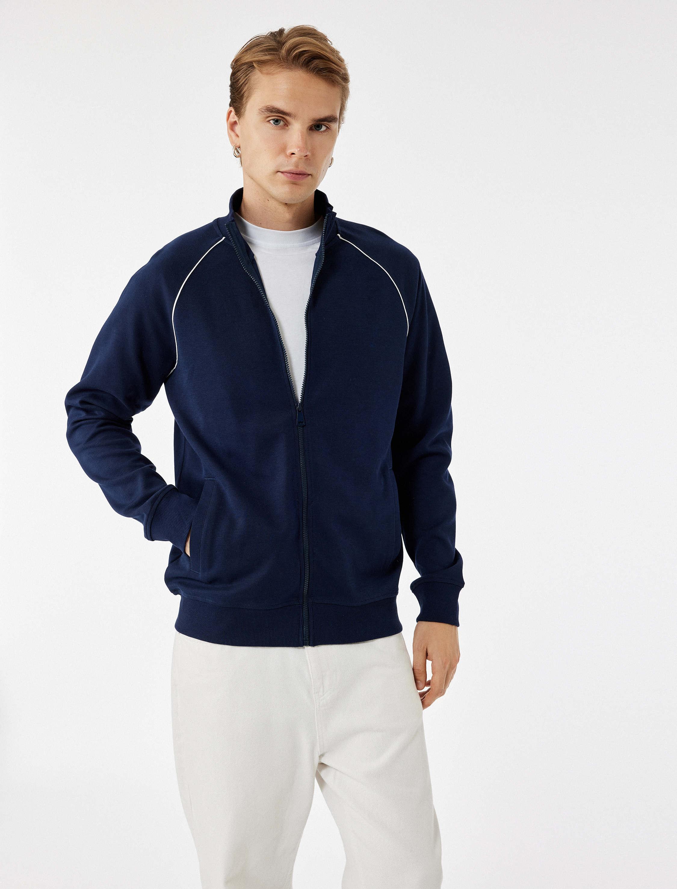   Uzun Kollu Çizgi Detaylı Cepli Pamuklu Dik Yaka Fermuarlı Sweatshirt