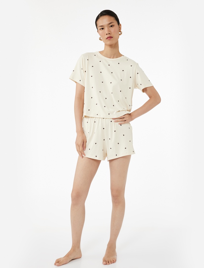  Kalp Desenli Rahat Kalıp Kısa Kollu Bisiklet Yaka Şortlu Pijama Takımı