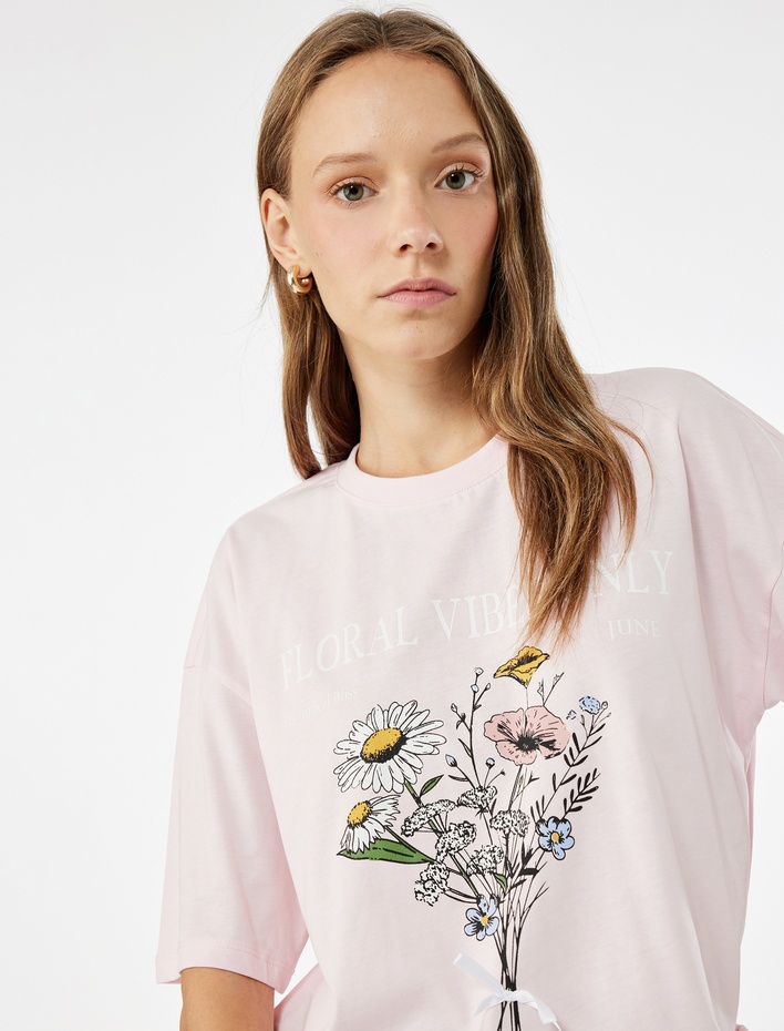  Rahat Kalıp Kısa Kollu Bisiklet Yaka Pamuklu Çiçek Baskılı Tişört