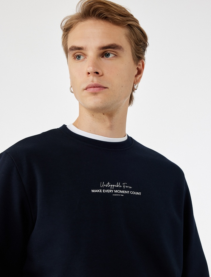  Uzun Kollu Bisiklet Yaka Baskılı Sweatshirt