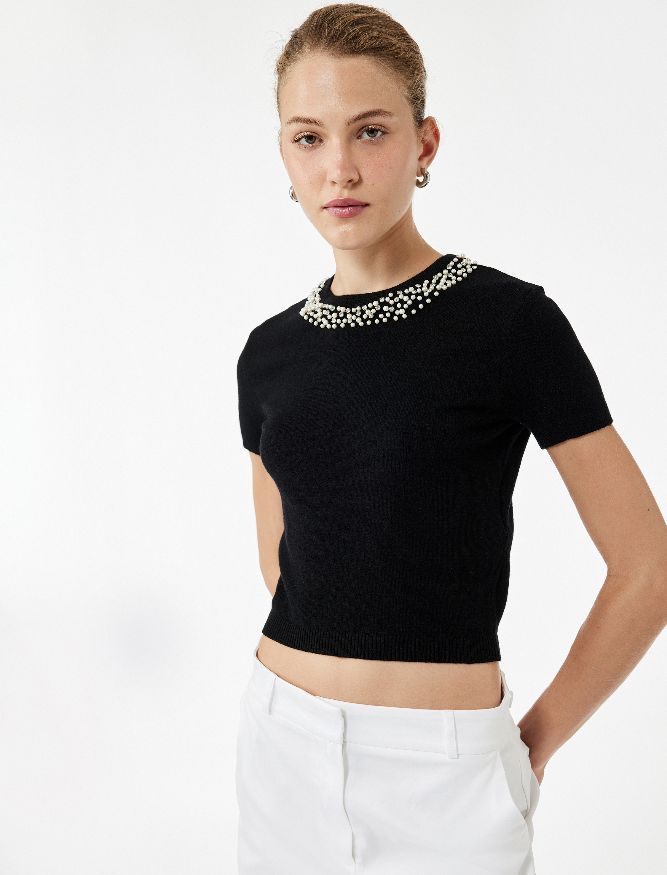   Viskon Karışımlı Boncuk Detaylı Kısa Kollu Triko Kazak