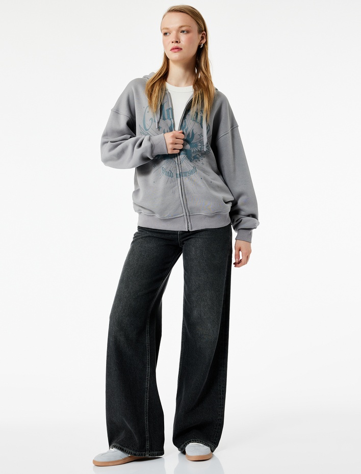  Uzun Kollu Kapüşonlu Şardonlu Fermuarlı Baskılı Oversize Sweatshirt