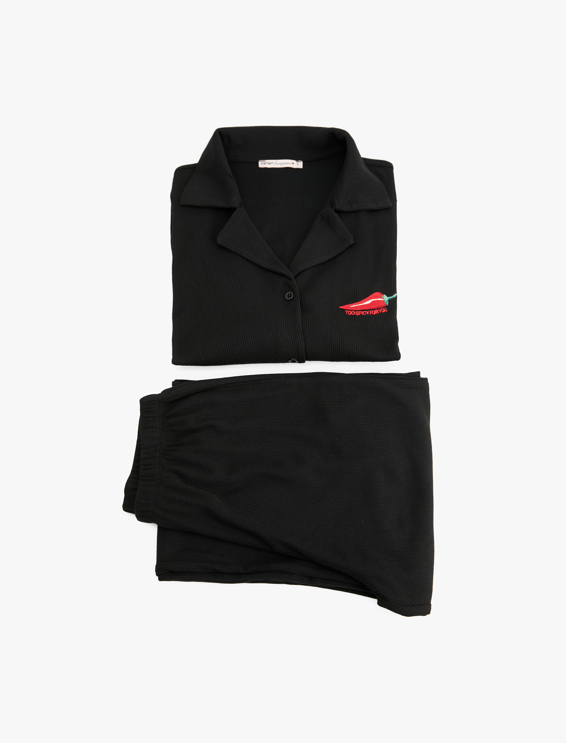   Gömlek Yaka Uzun Kollu Biber Nakış Detaylı Pijama Takımı